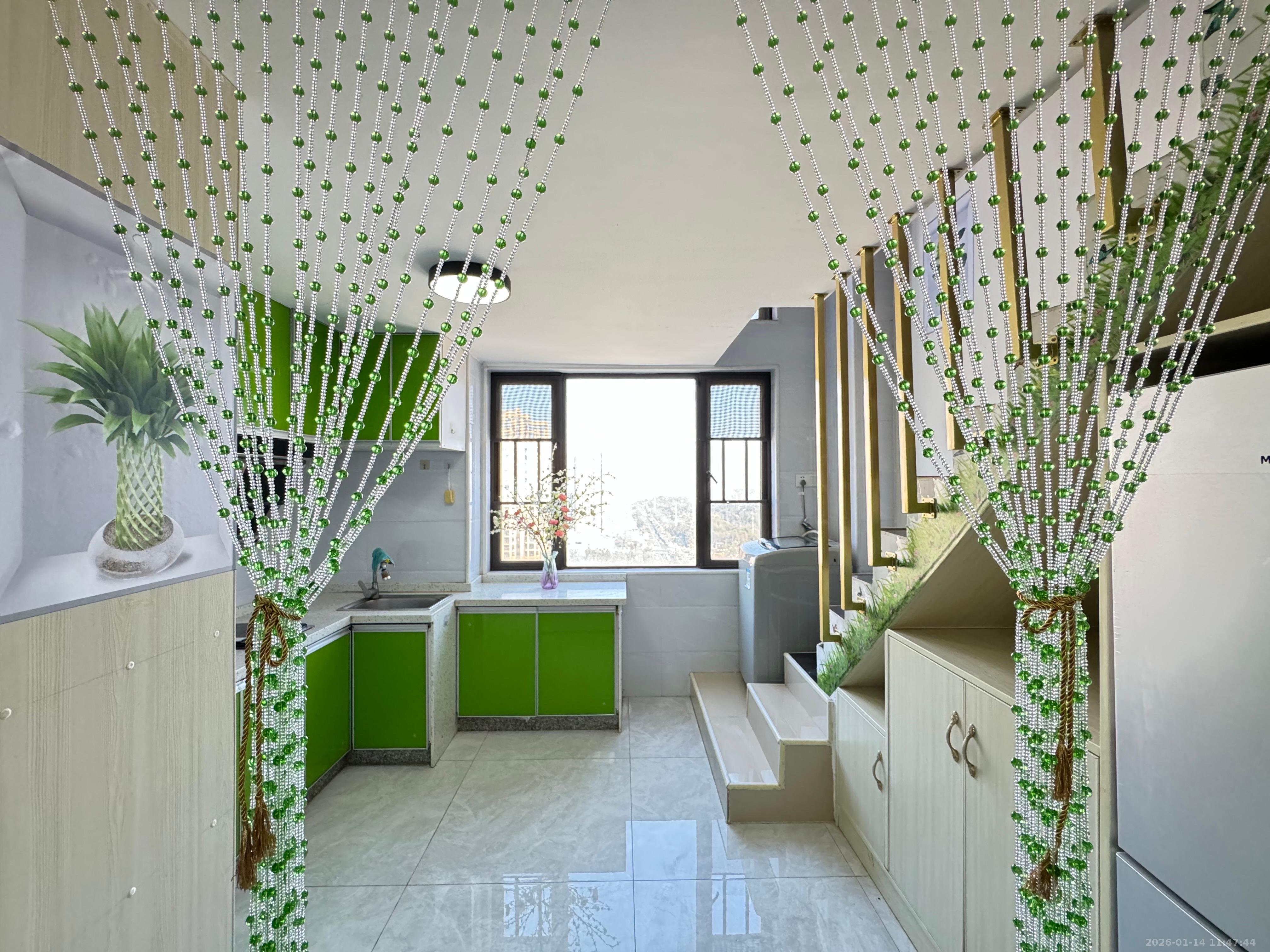 艾美潇湘  2室1厅1卫    1300.0元/月