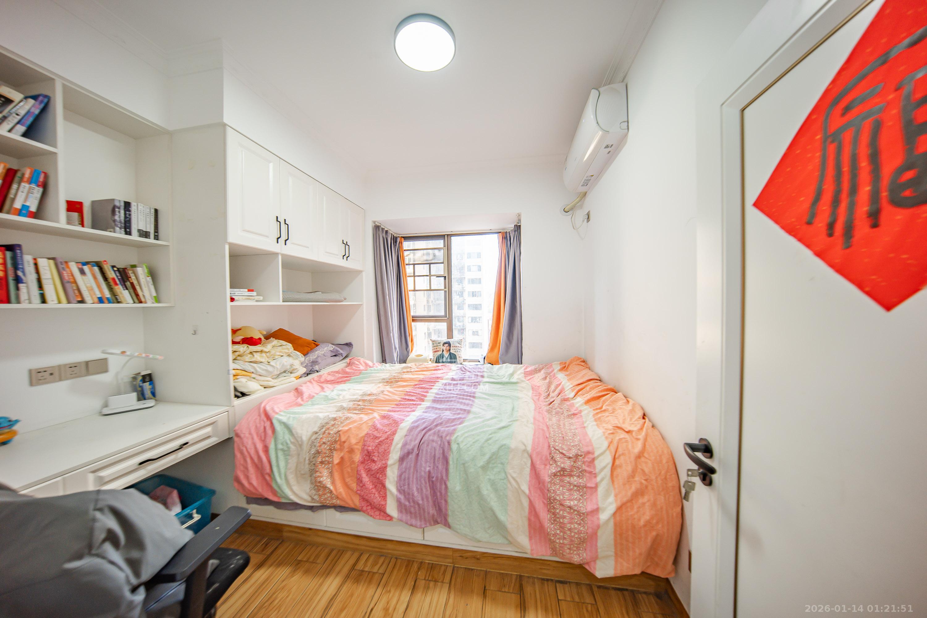 江山帝景哈佛  4室2厅2卫    110.0万卧室