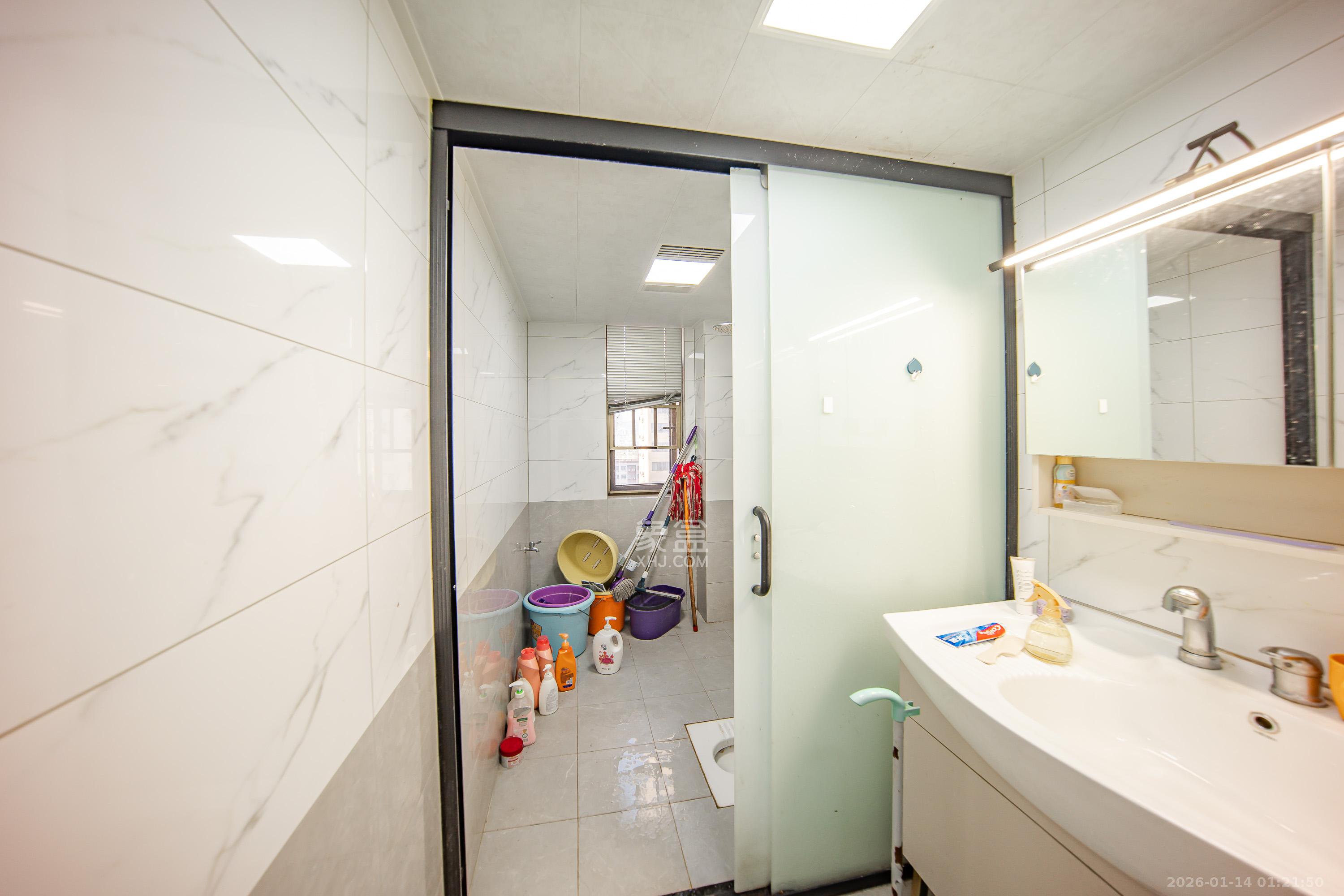 江山帝景哈佛  4室2厅2卫    110.0万卫生间