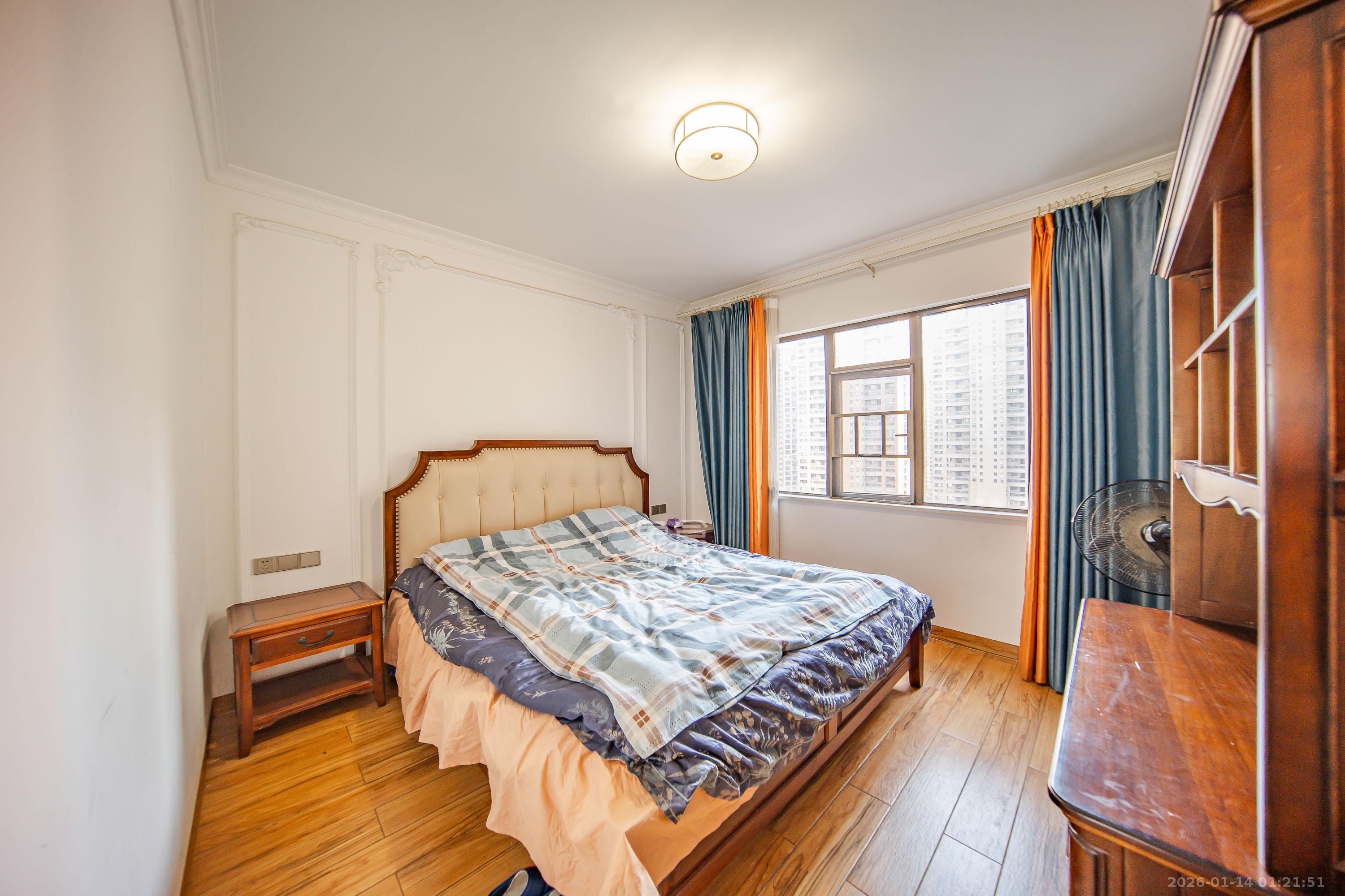 江山帝景哈佛  4室2厅2卫    110.0万卧室