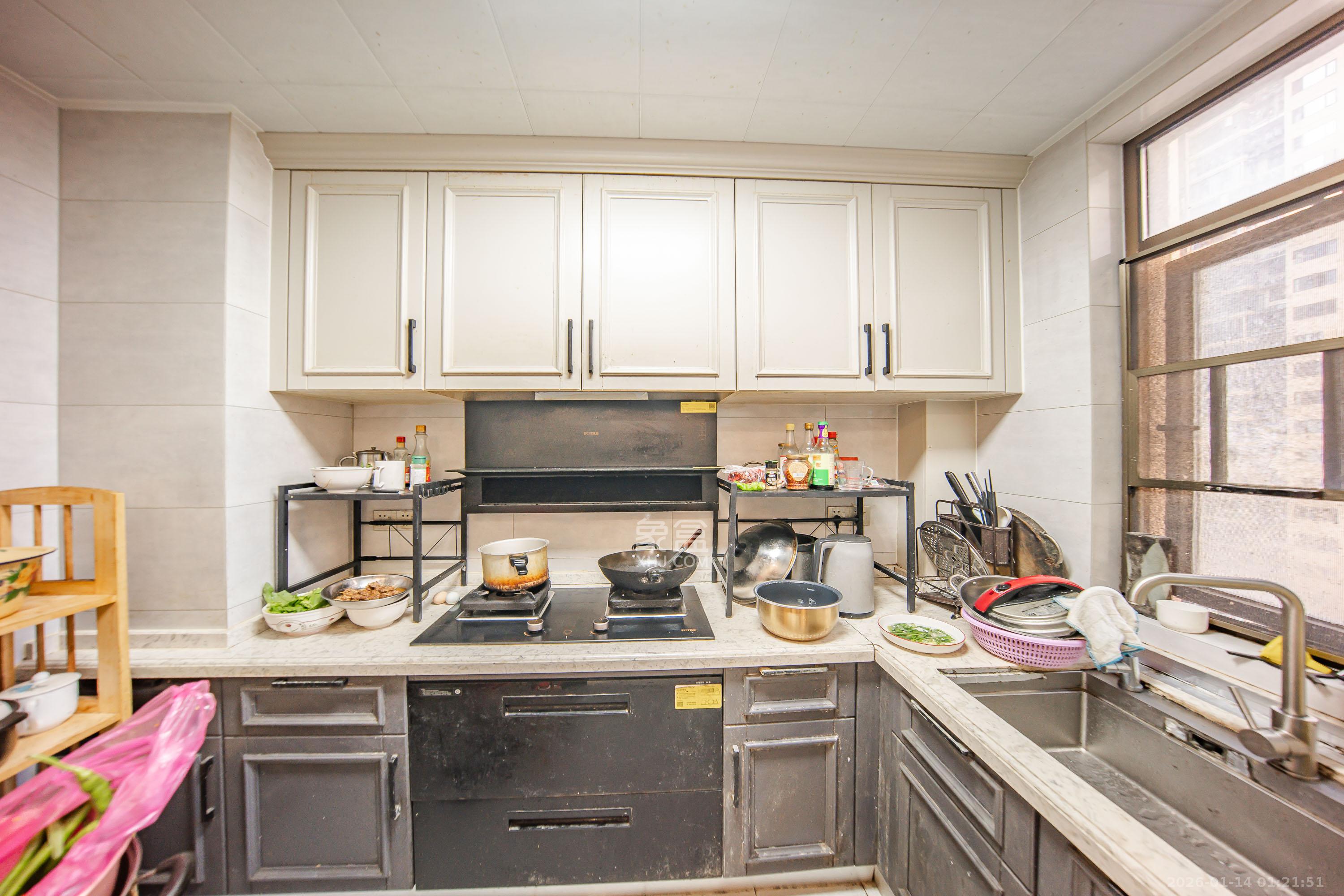 江山帝景哈佛  4室2厅2卫    110.0万厨房