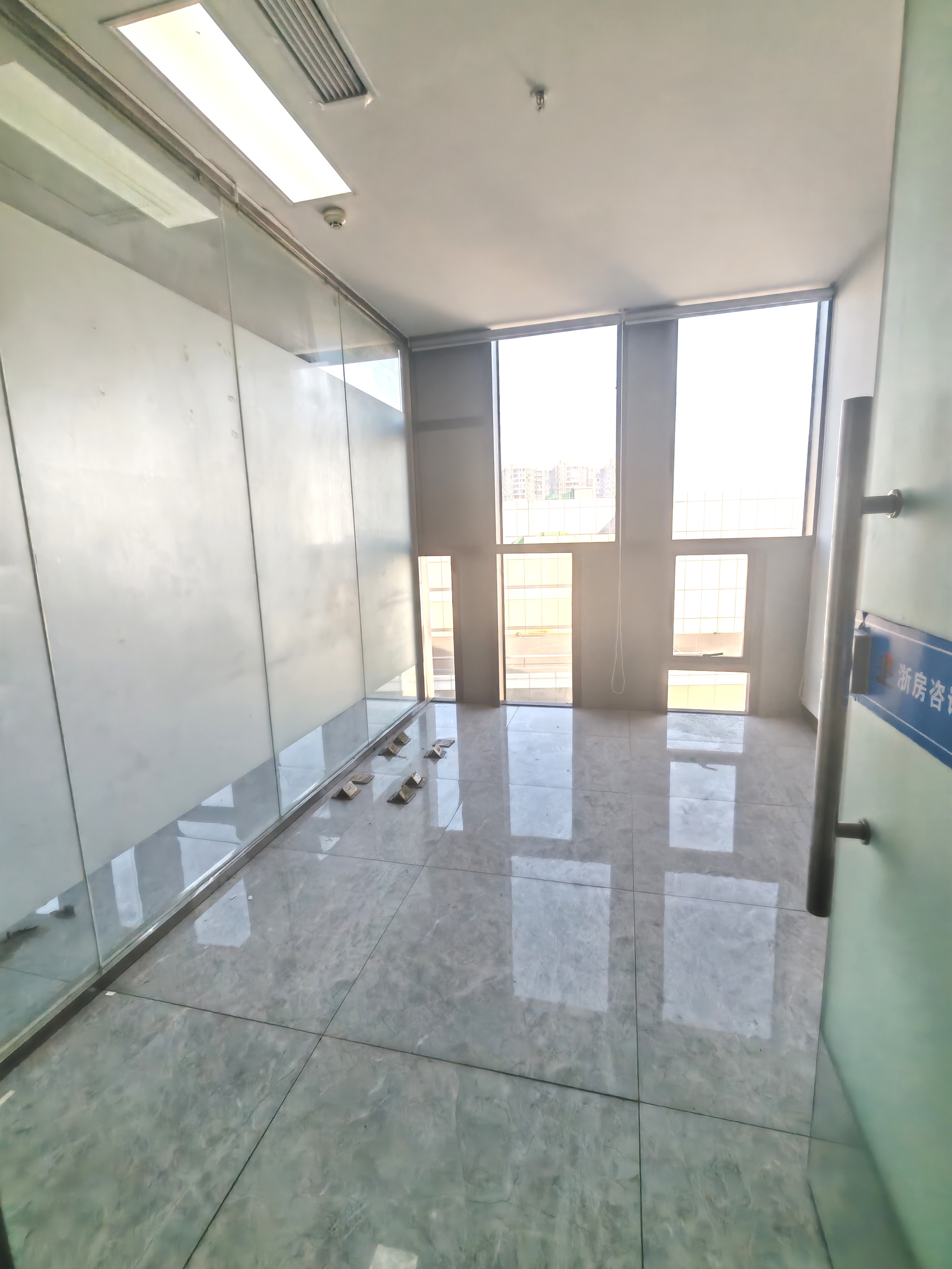 喜盈门（海口）建材家居生活广场   400.0㎡      18000.0元/月室内图