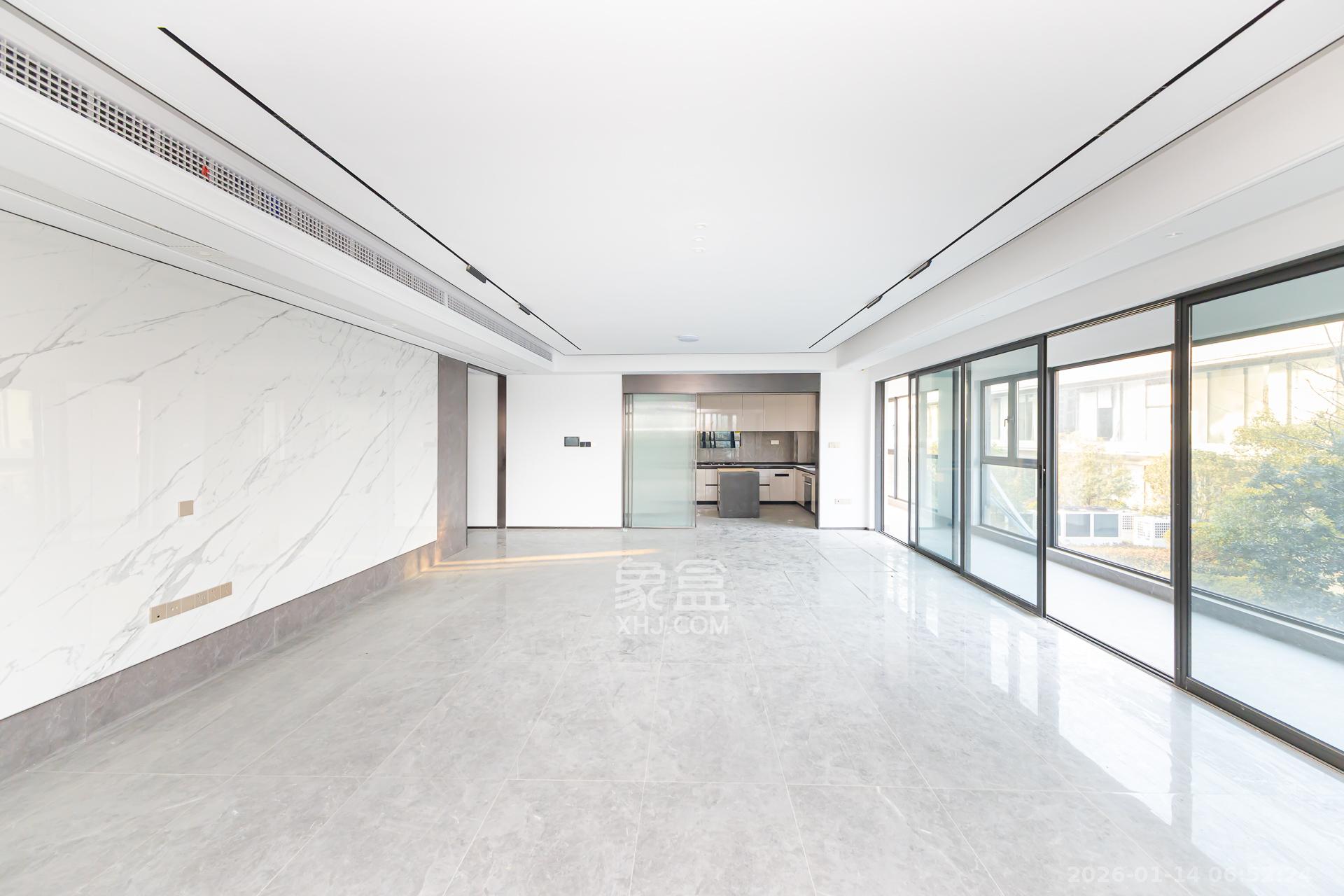 嘉臣道  5室2厅3卫    380.0万