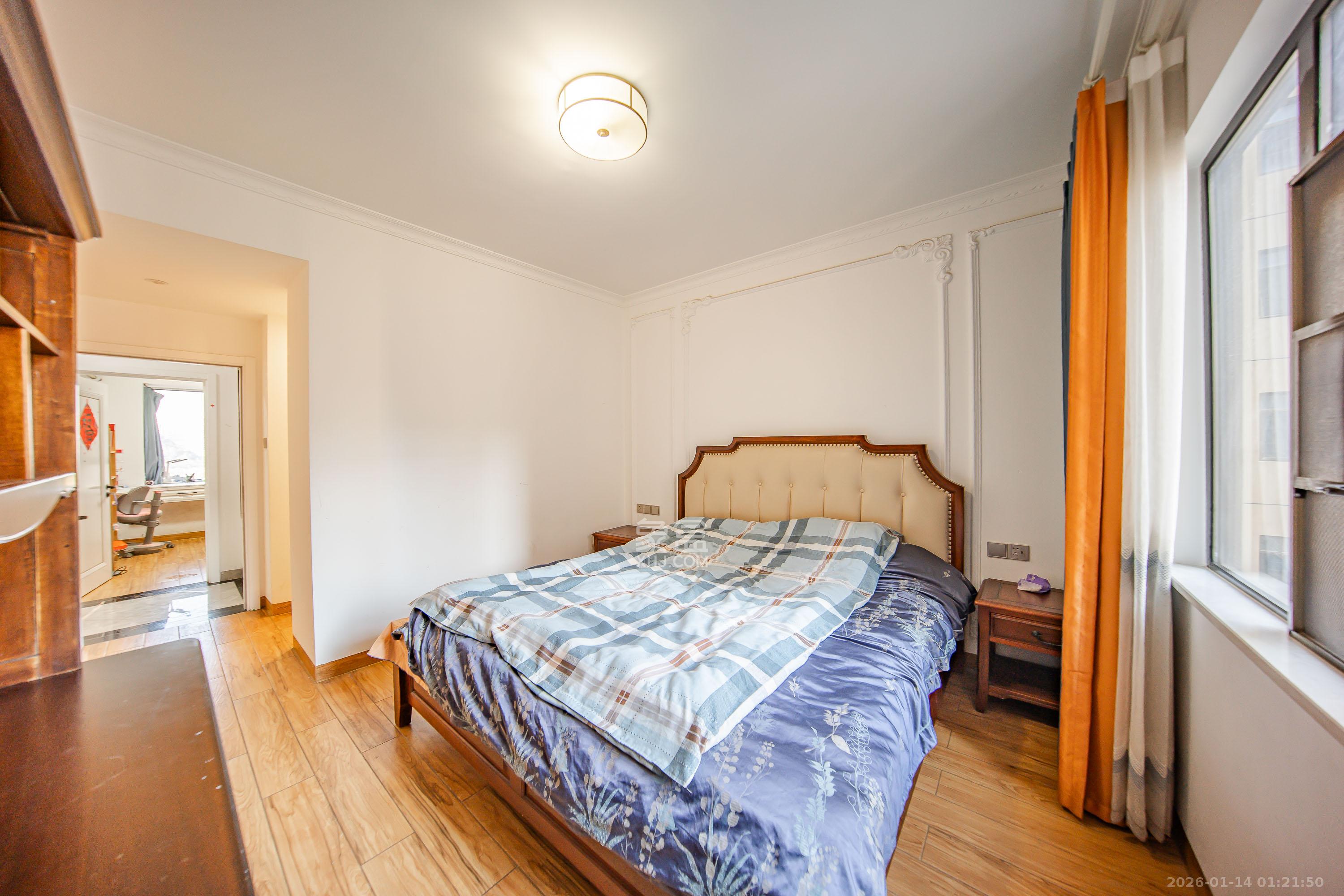 江山帝景哈佛  4室2厅2卫    110.0万卧室