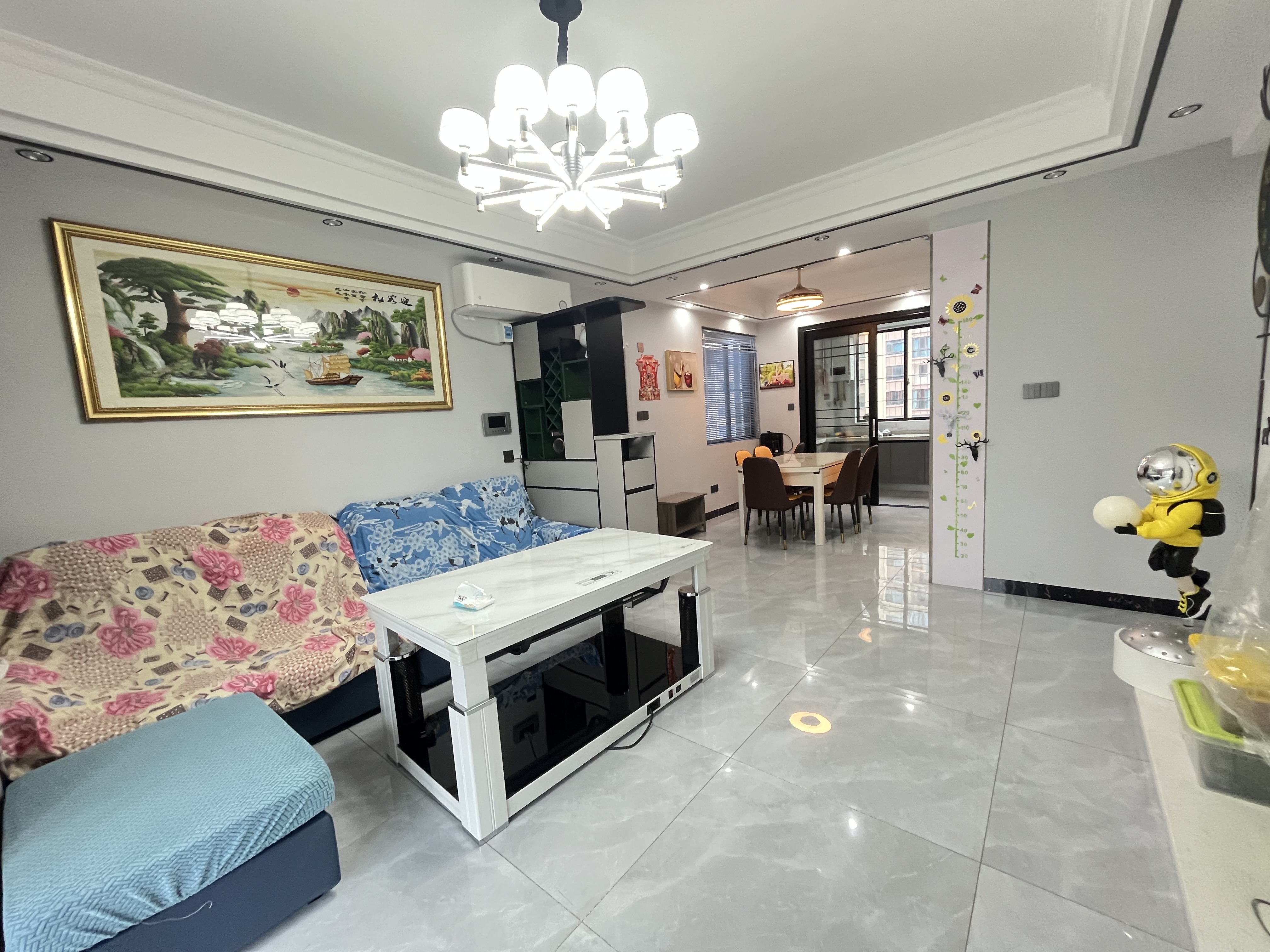 英伦星海湾  4室2厅2卫    88.0万