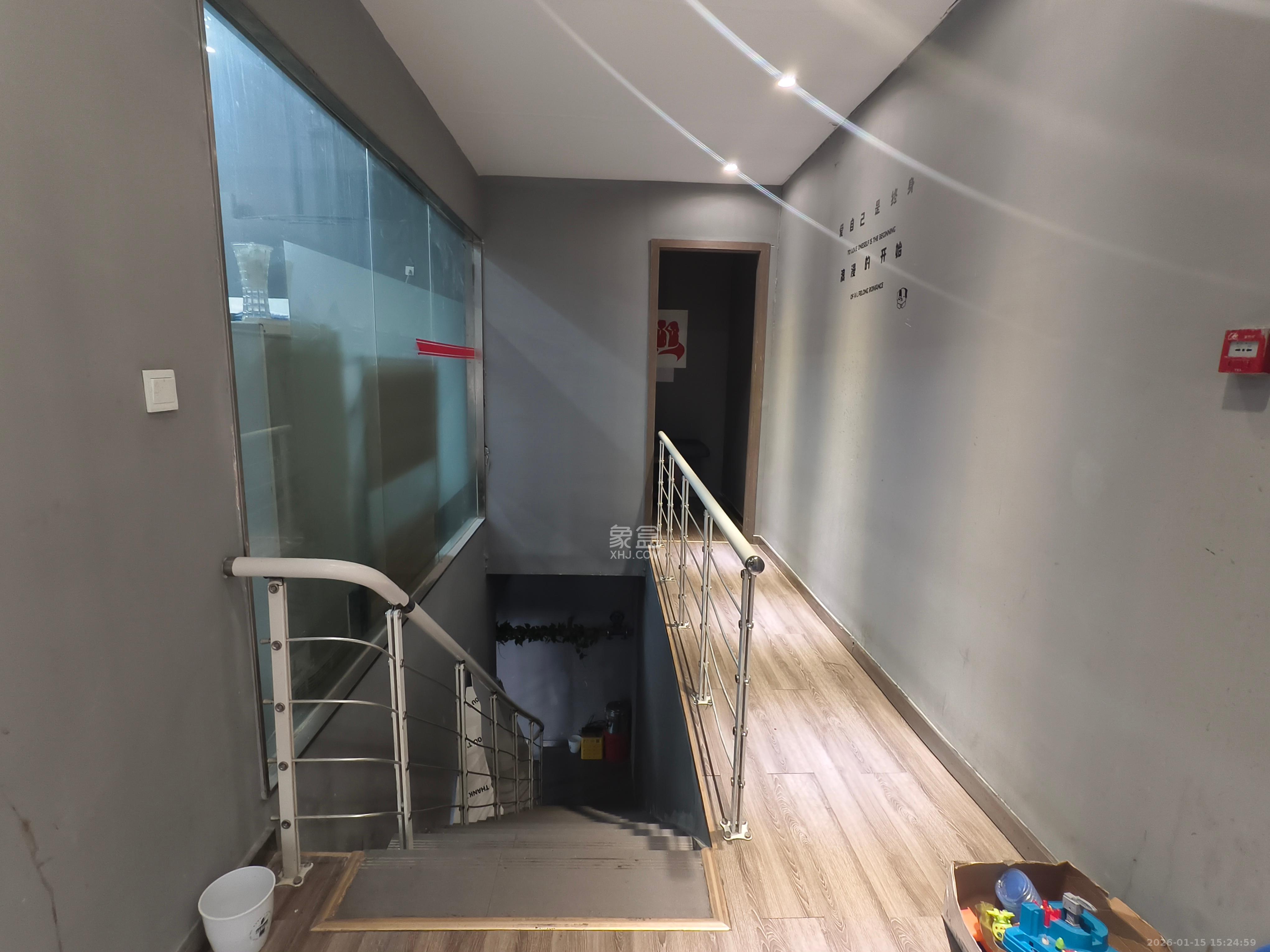 奥克斯缔壹城   130.0㎡      3500.0元/月室内图