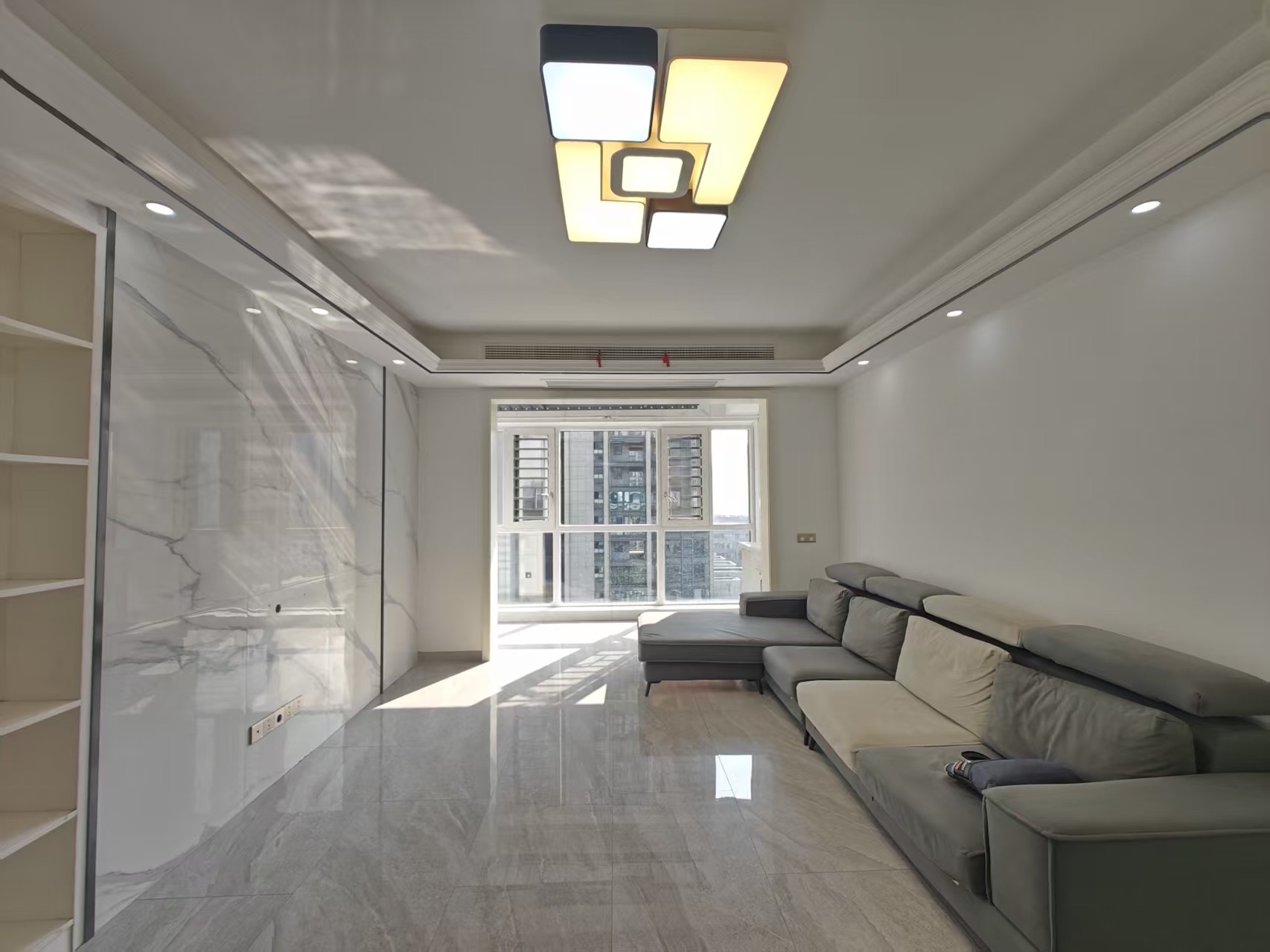 太一格  3室2厅2卫    69.8万