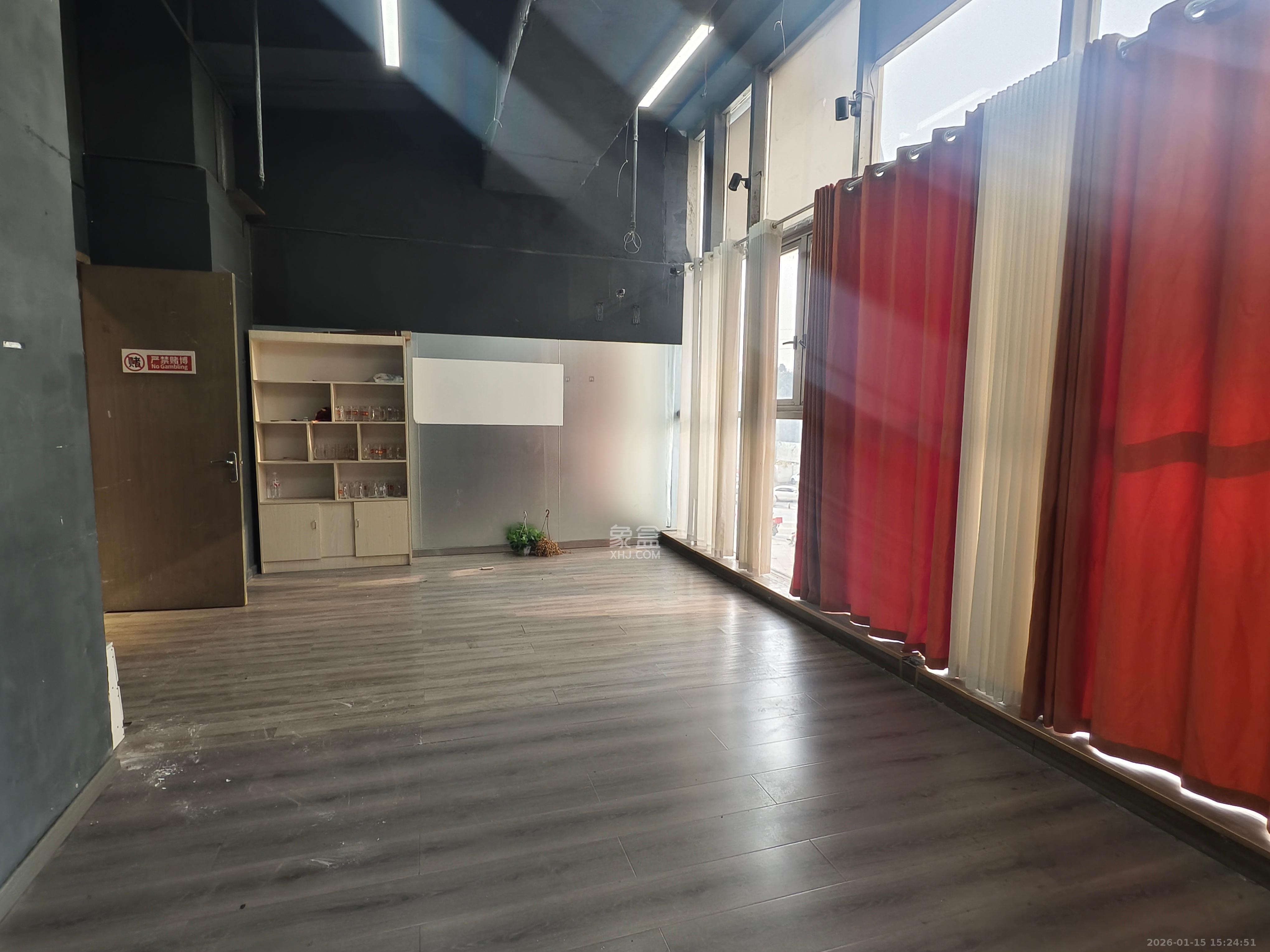 奥克斯缔壹城   130.0㎡      3500.0元/月室内图