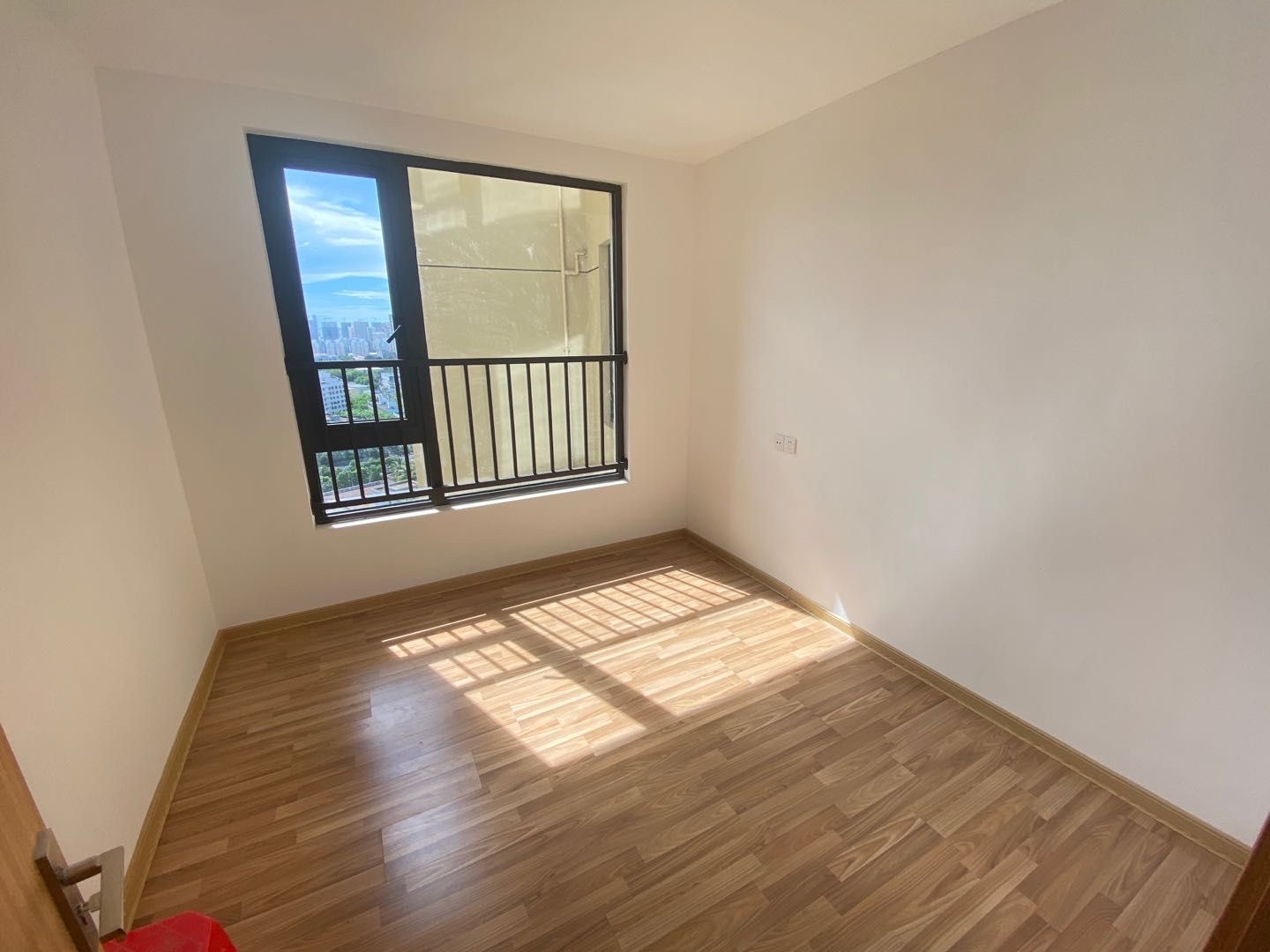 融创海口一号  3室2厅2卫    205.0万