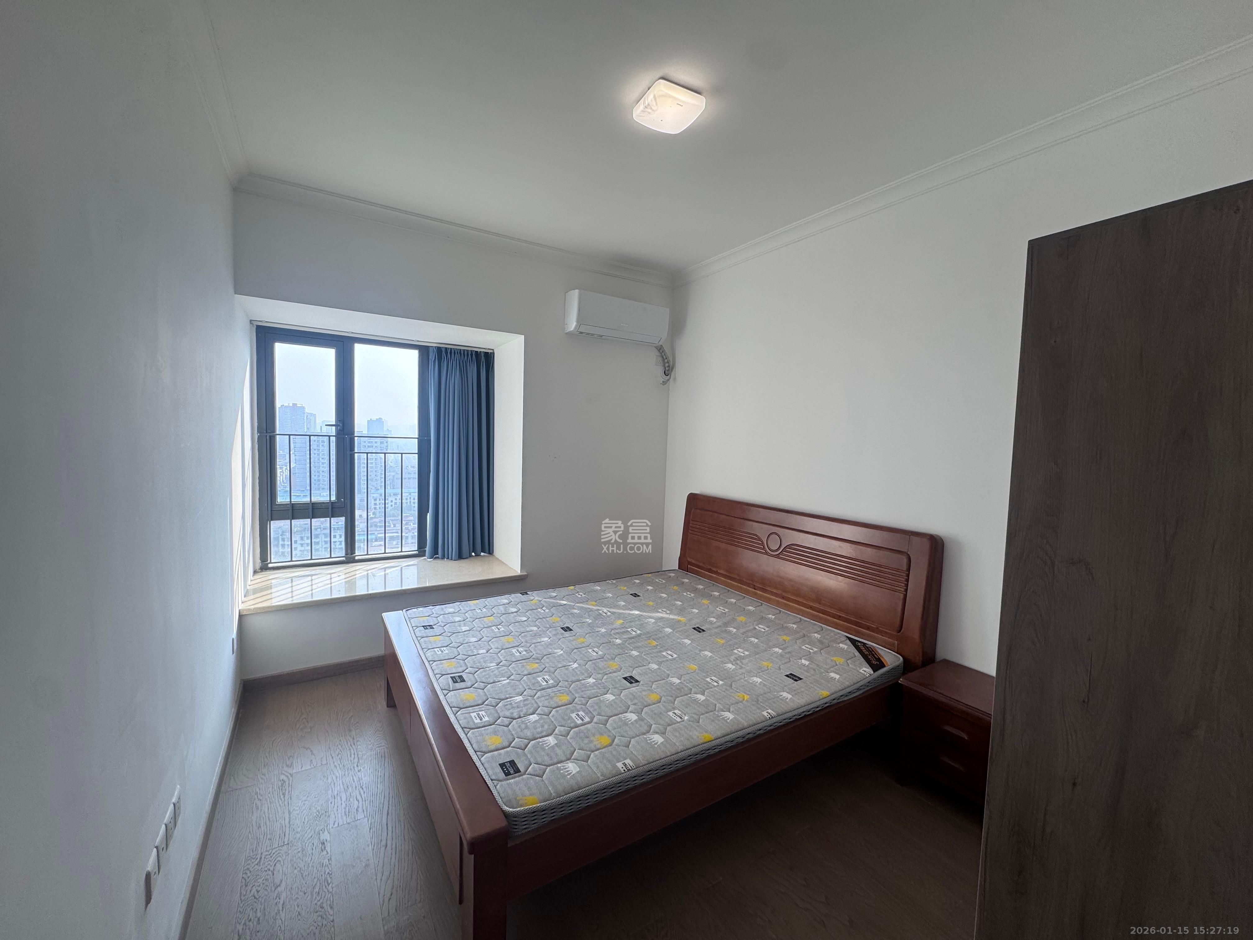 富力芙蓉新天地  3室2厅2卫    4000.0元/月