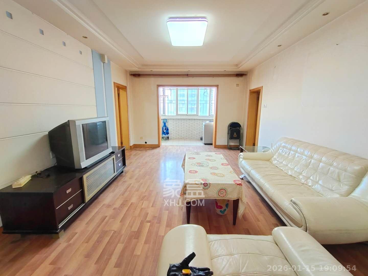 城市花园  3室1厅1卫    3200.0元/月