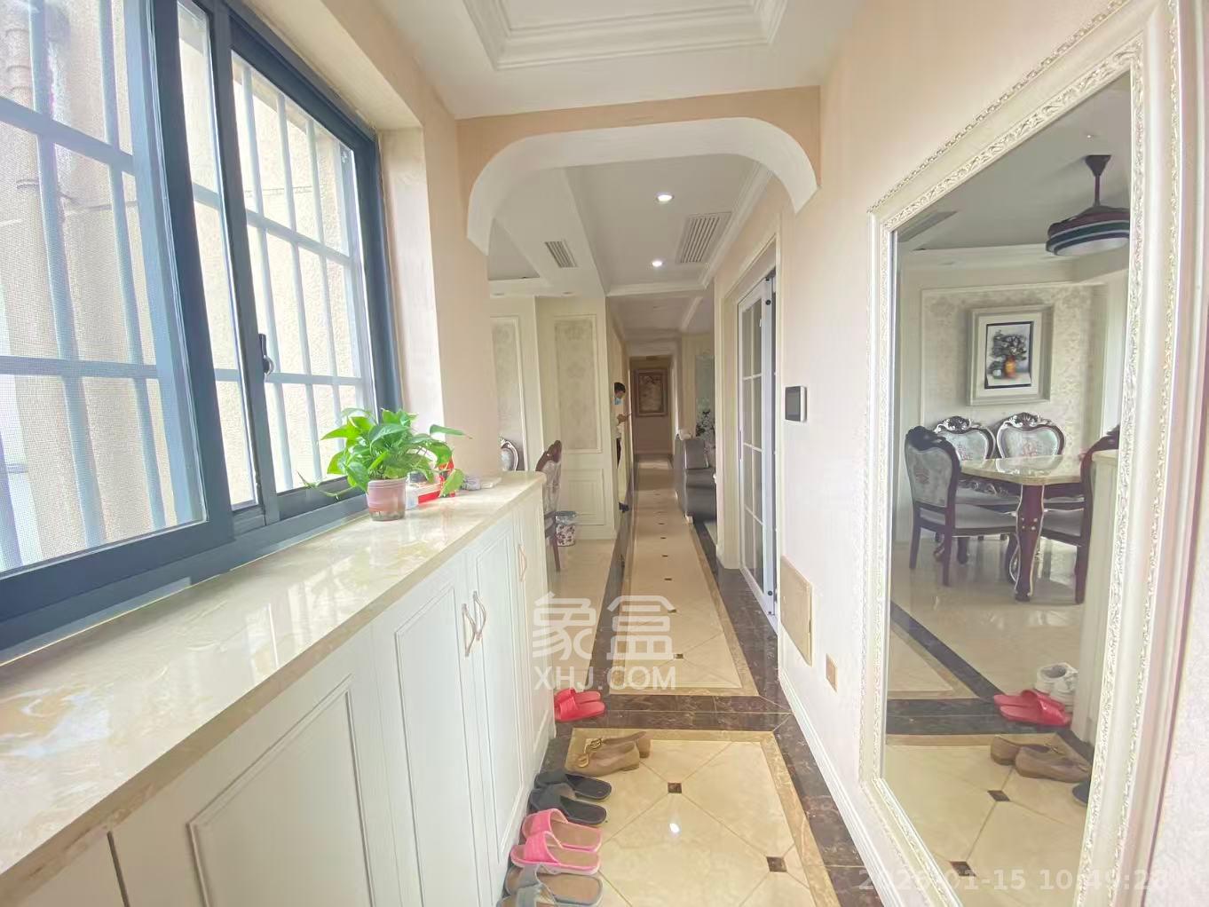 天麓尚层  4室2厅2卫    3000.0元/月