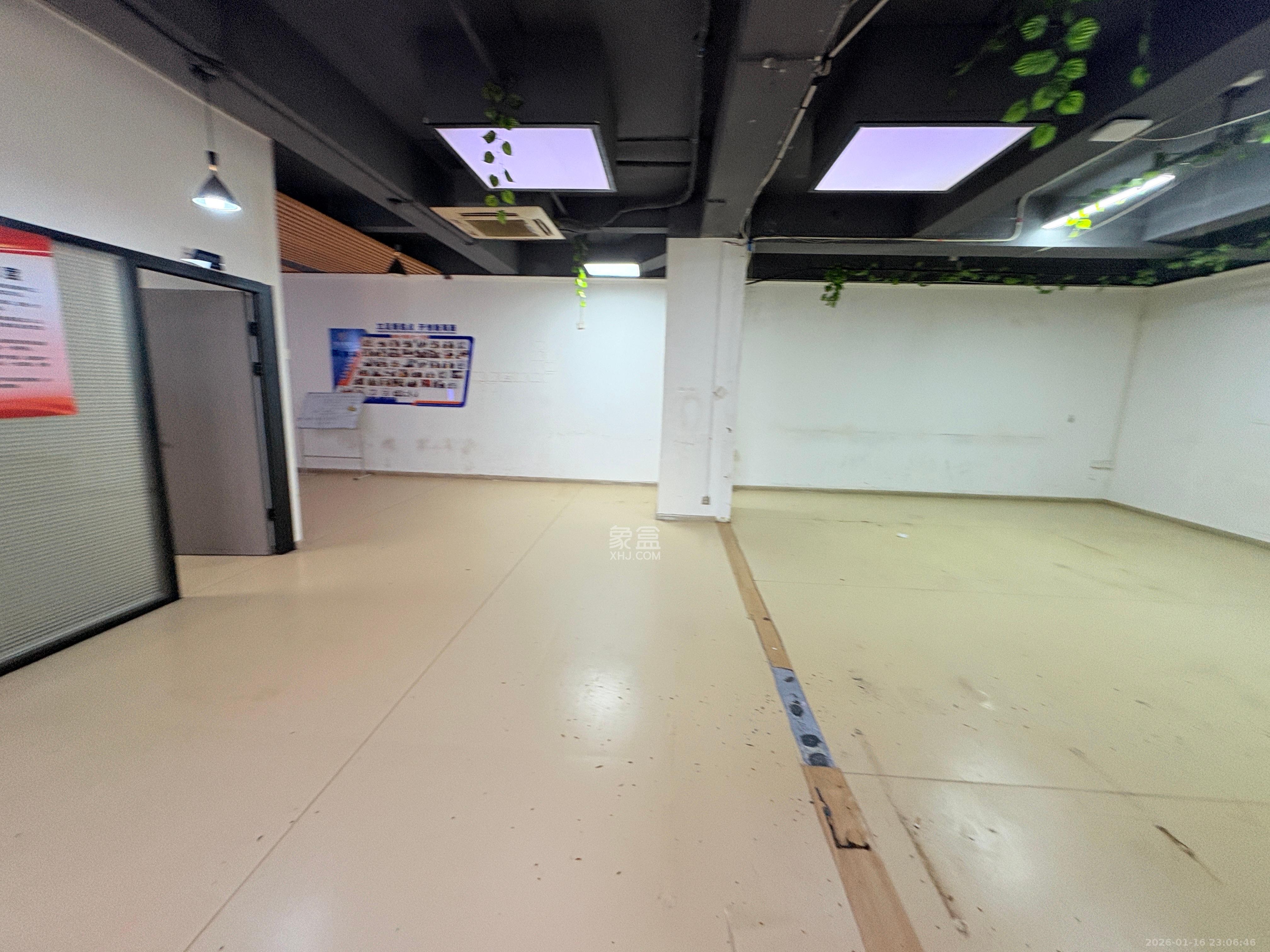 华润置地广场一期   208.0㎡      6500.0元/月室内图