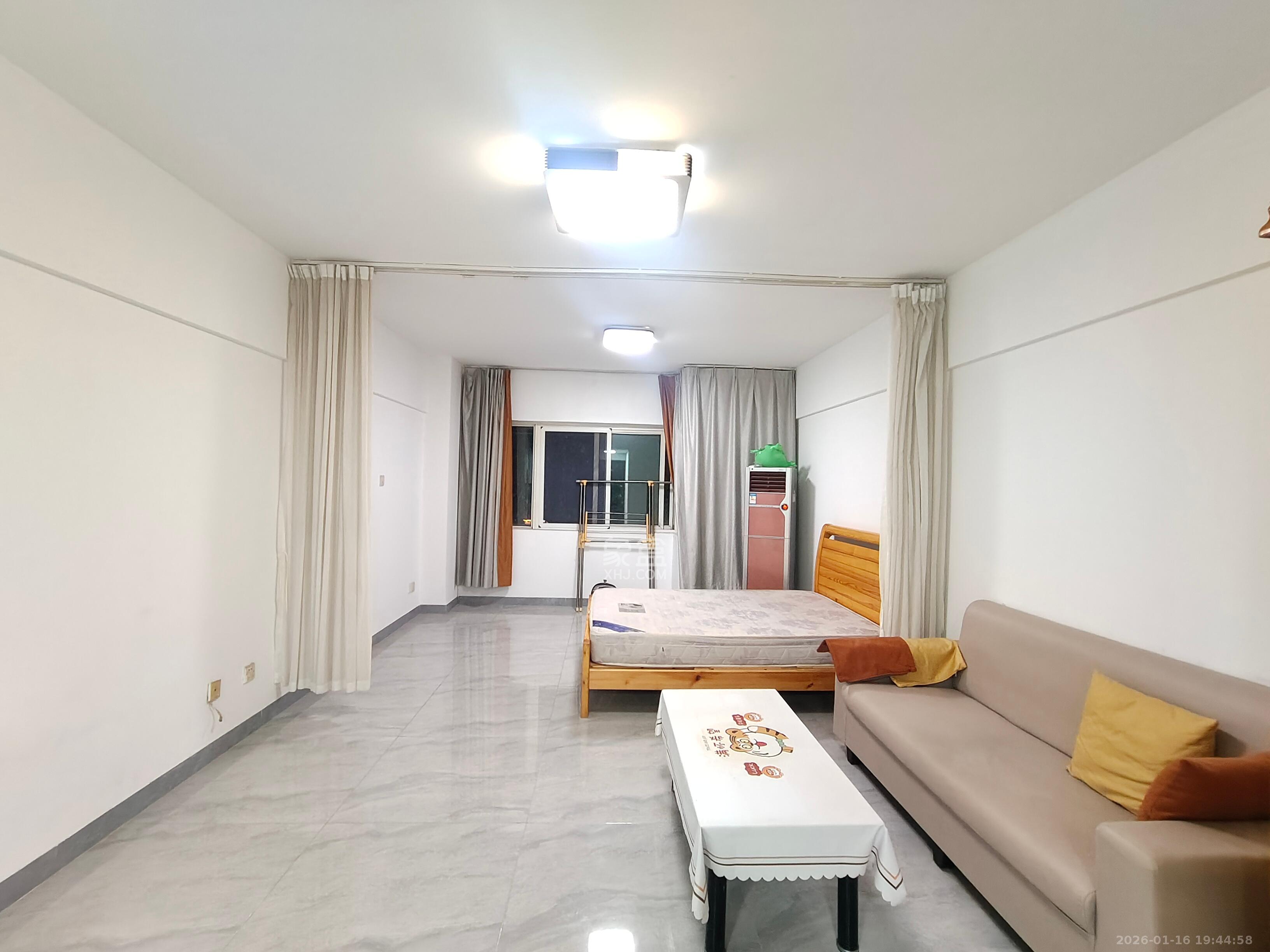 东方公寓  1室1厅1卫    1600.0元/月