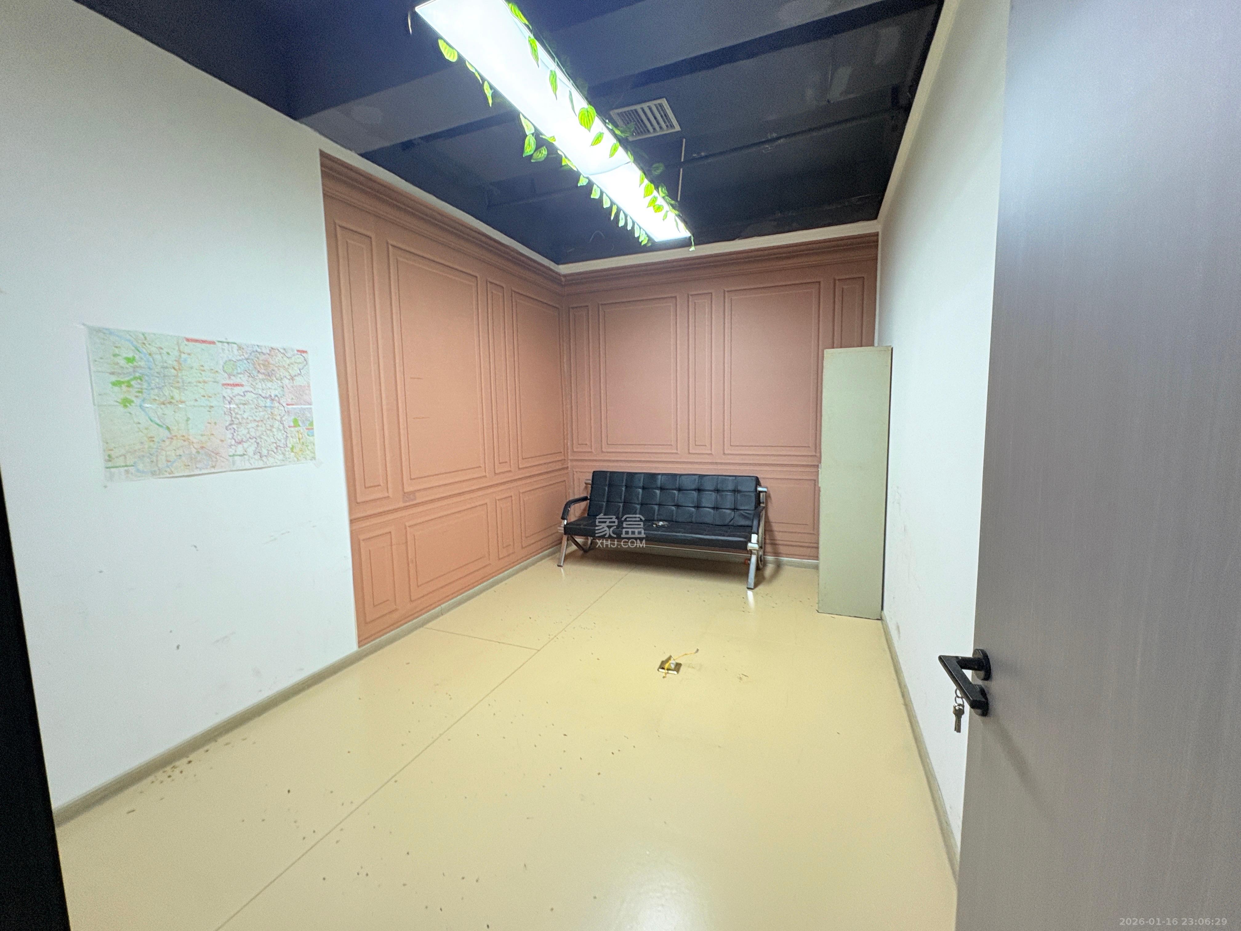 华润置地广场一期   208.0㎡      6500.0元/月室内图