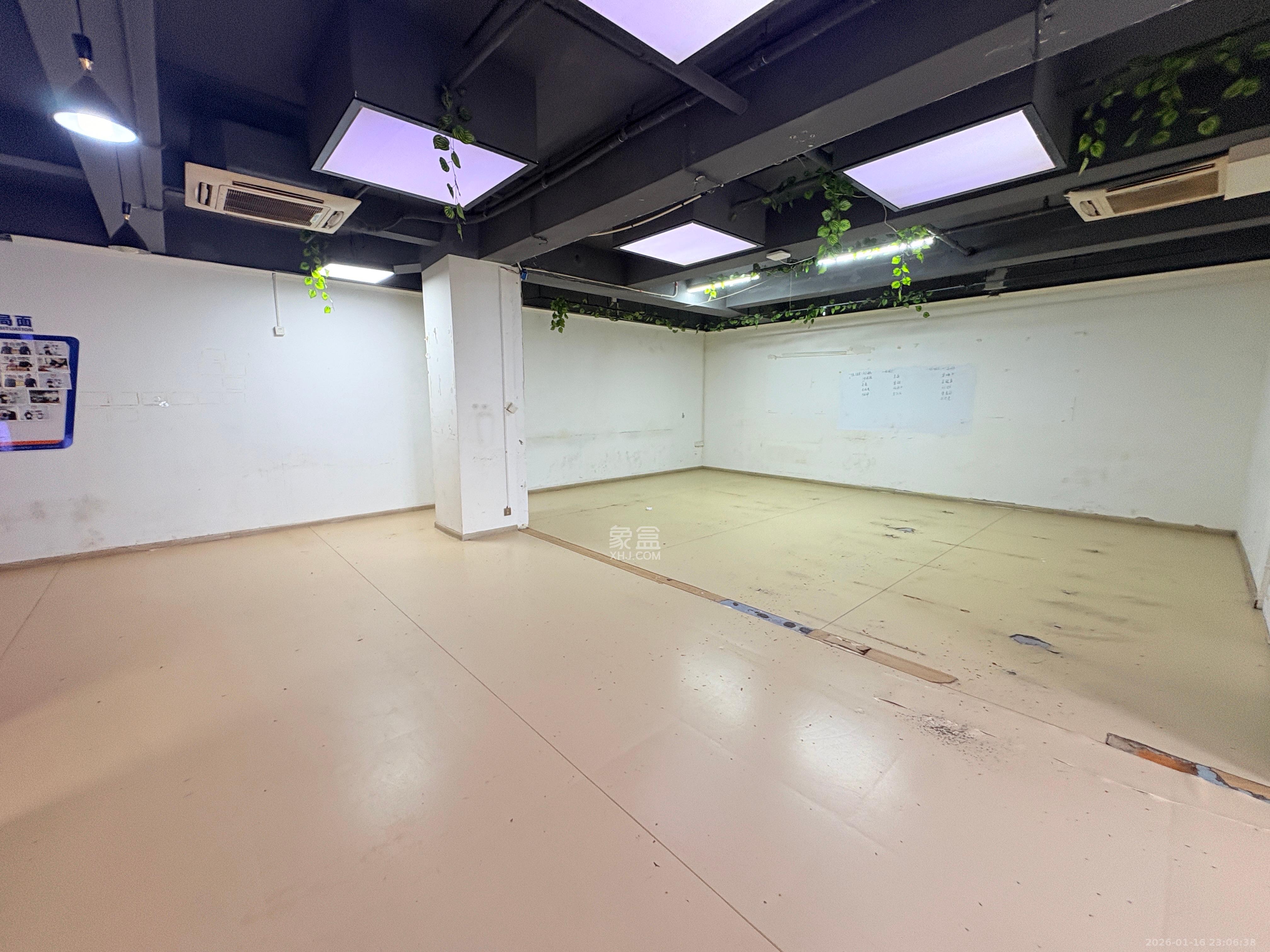 华润置地广场一期   208.0㎡      6500.0元/月室内图