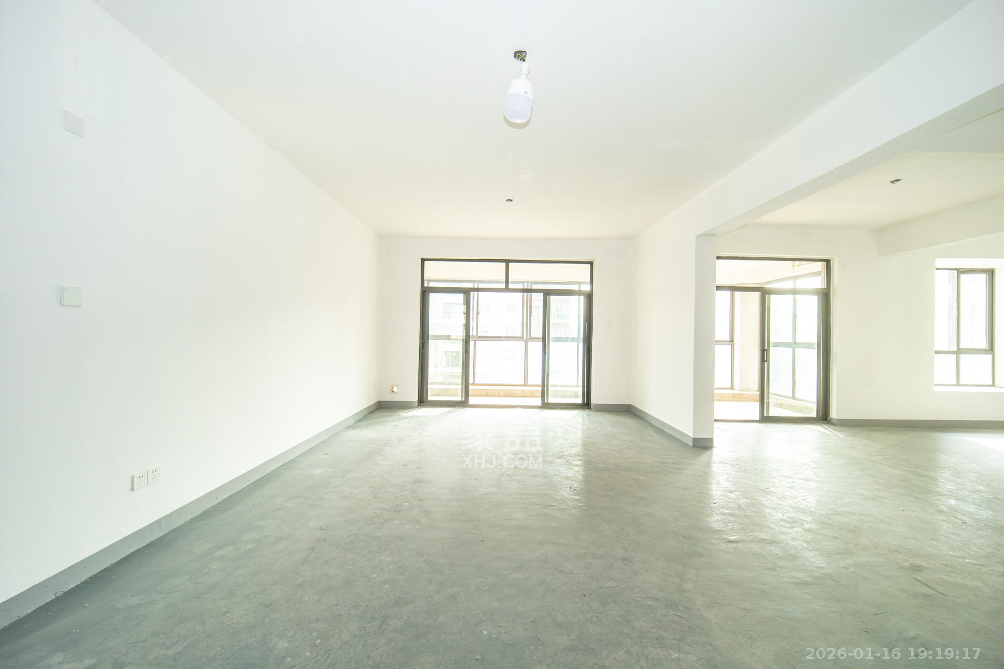 归心苑北苑  4室2厅2卫    163.0万