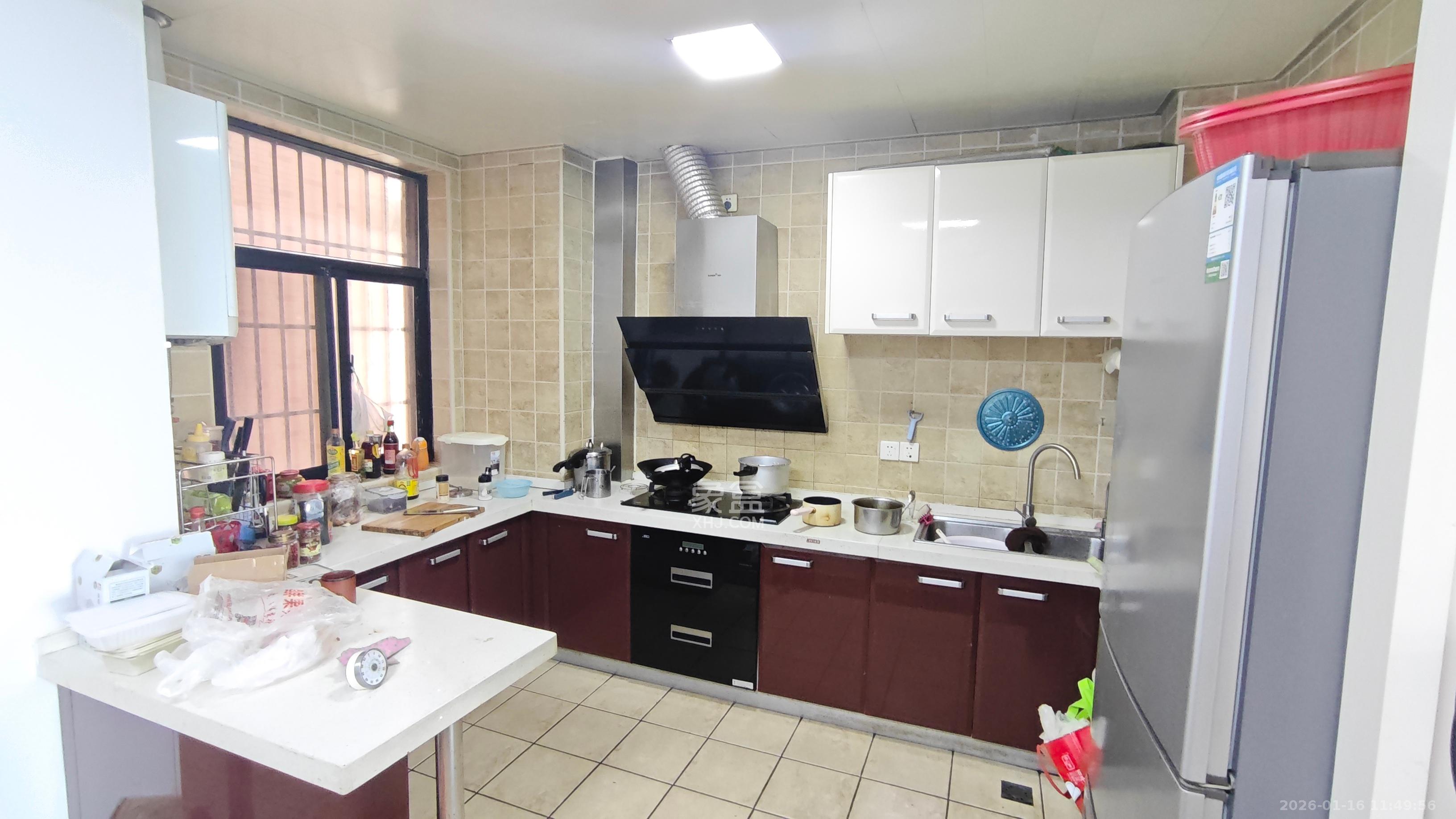 华雅花园  4室2厅2卫    62.0万