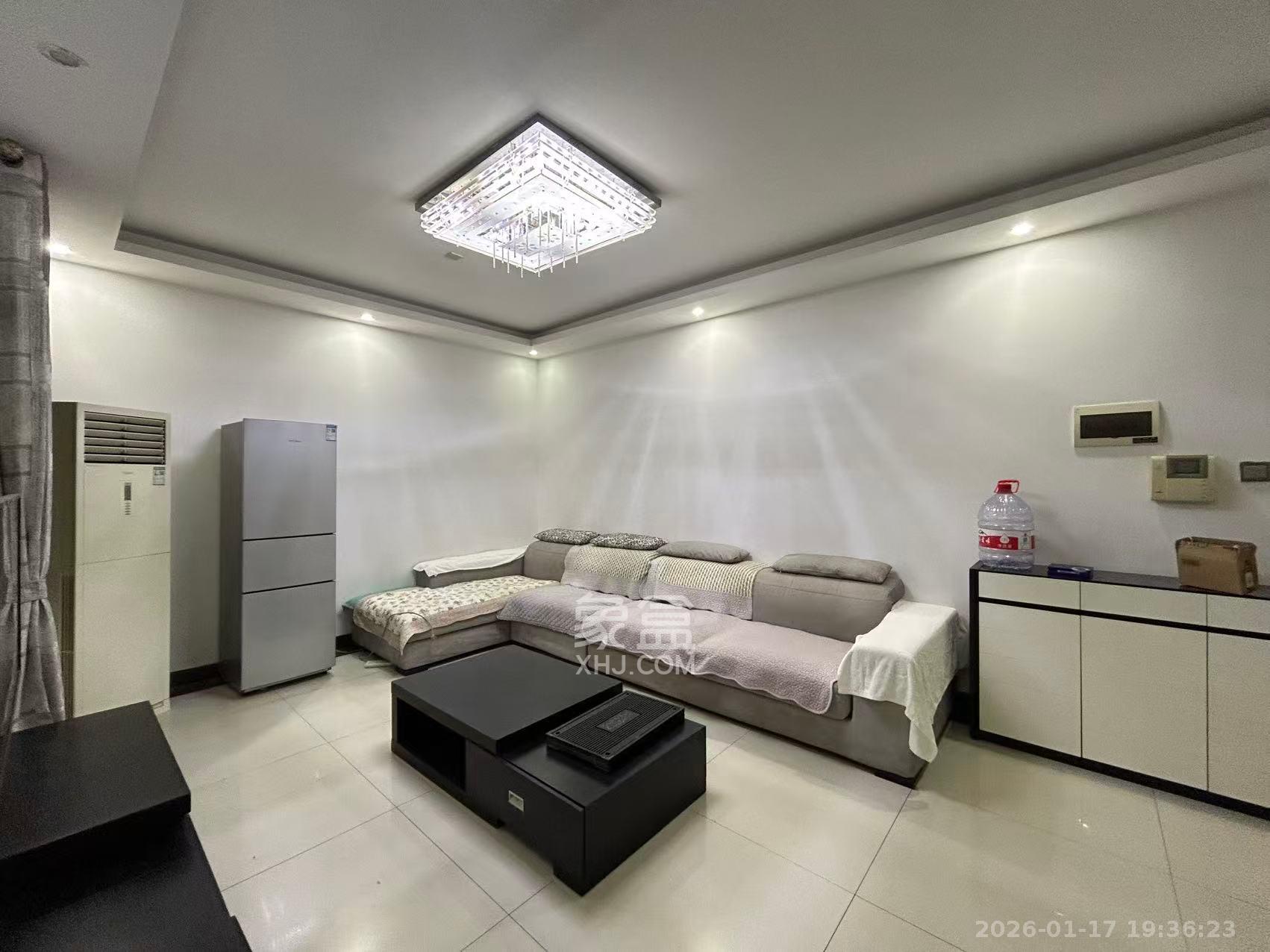 德庆水韵山城  3室2厅1卫    1800.0元/月