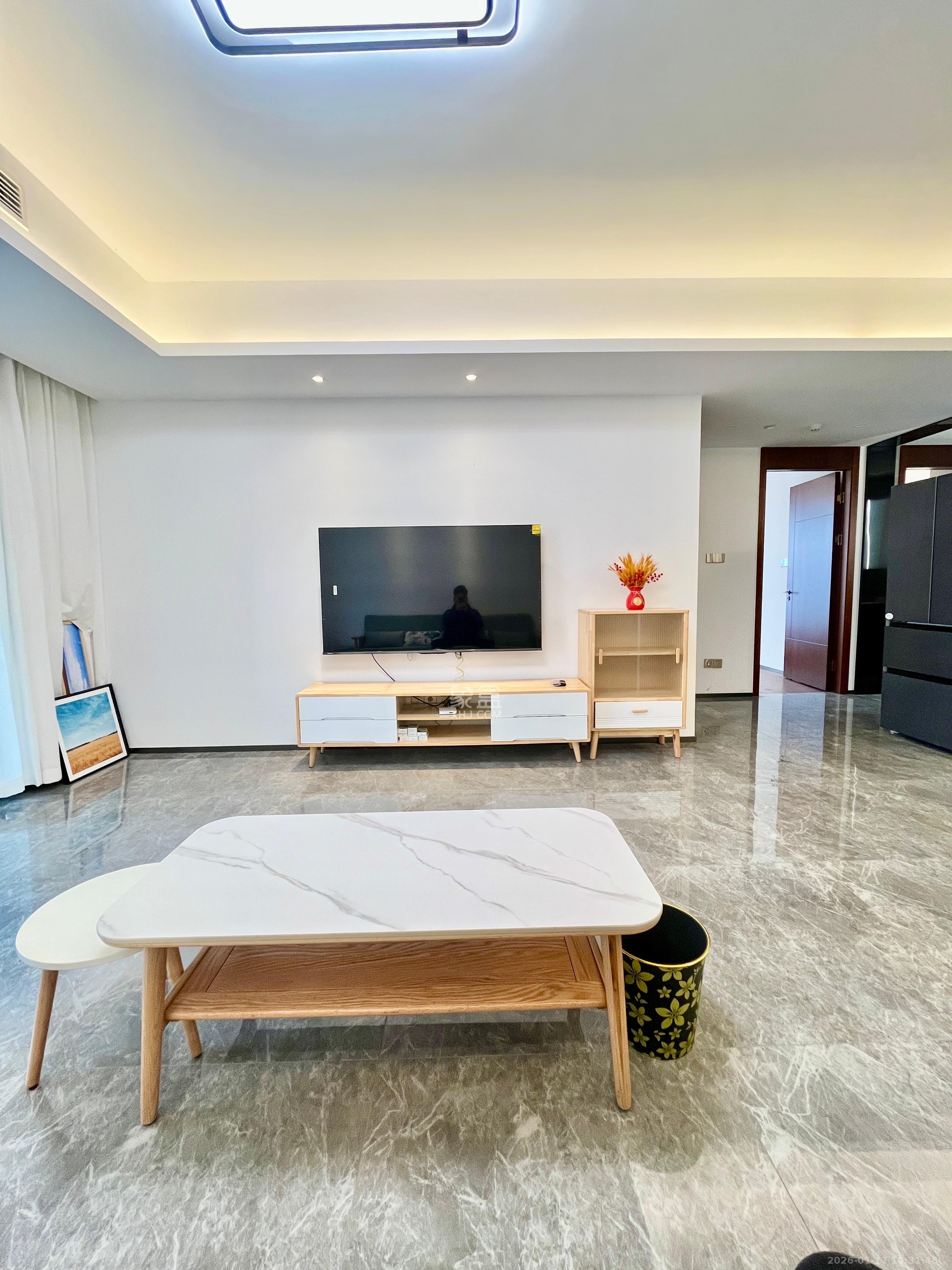 北辰瀚江府  3室2厅2卫    5800.0元/月