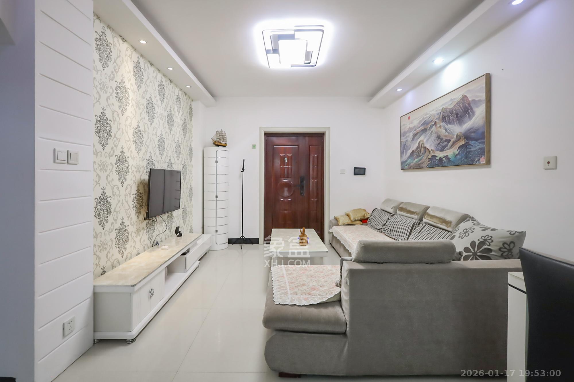 绿地中央广场  2室2厅1卫    78.0万