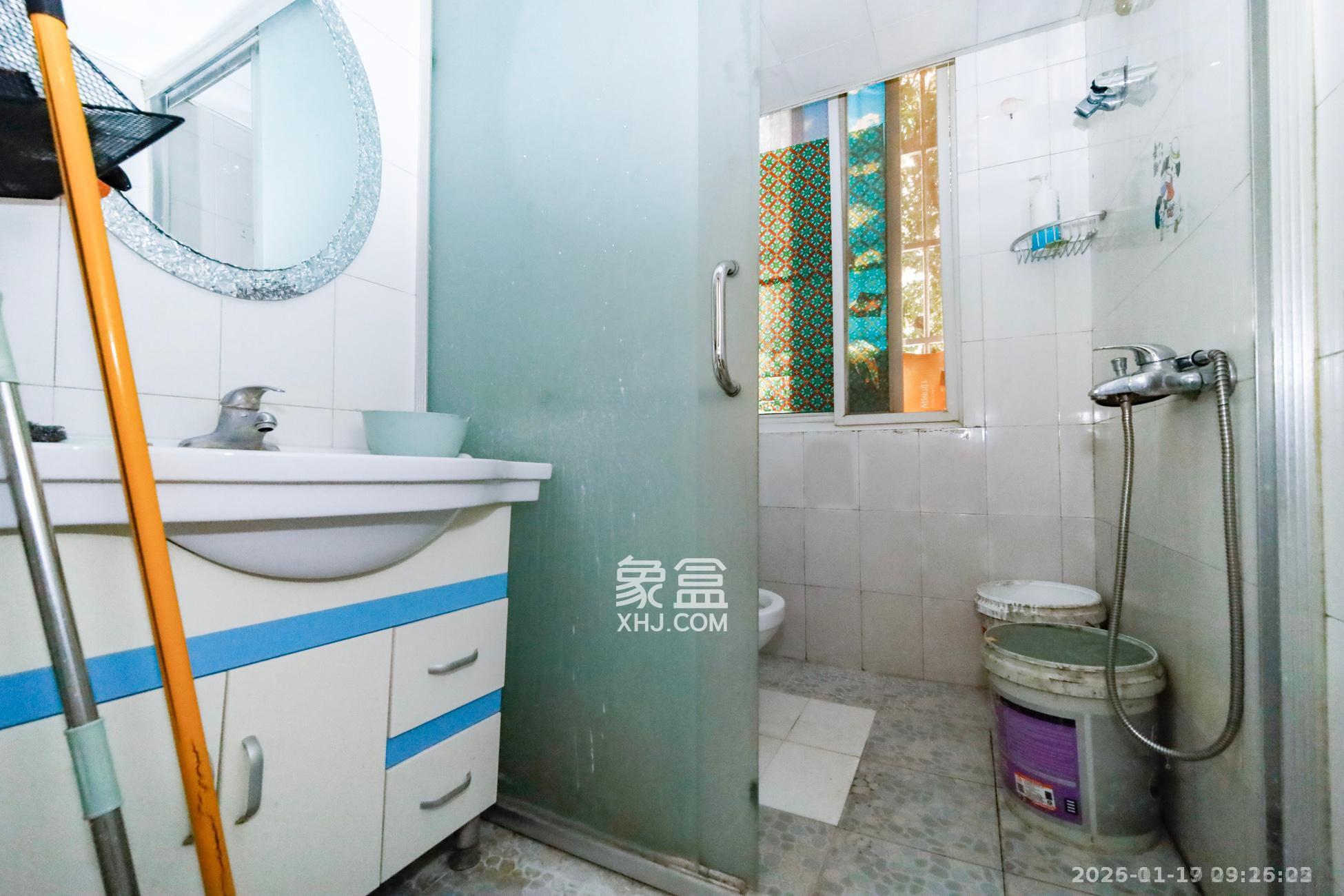 金信阳光在线  2室1厅1卫    1200.0元/月室内图