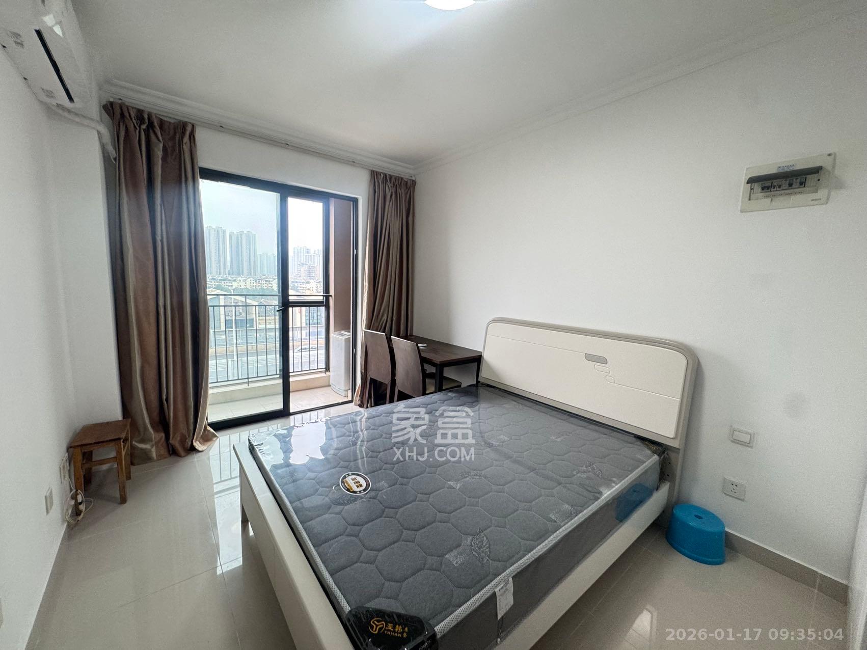 万科金域华府一期  1室1厅1卫    1100.0元/月