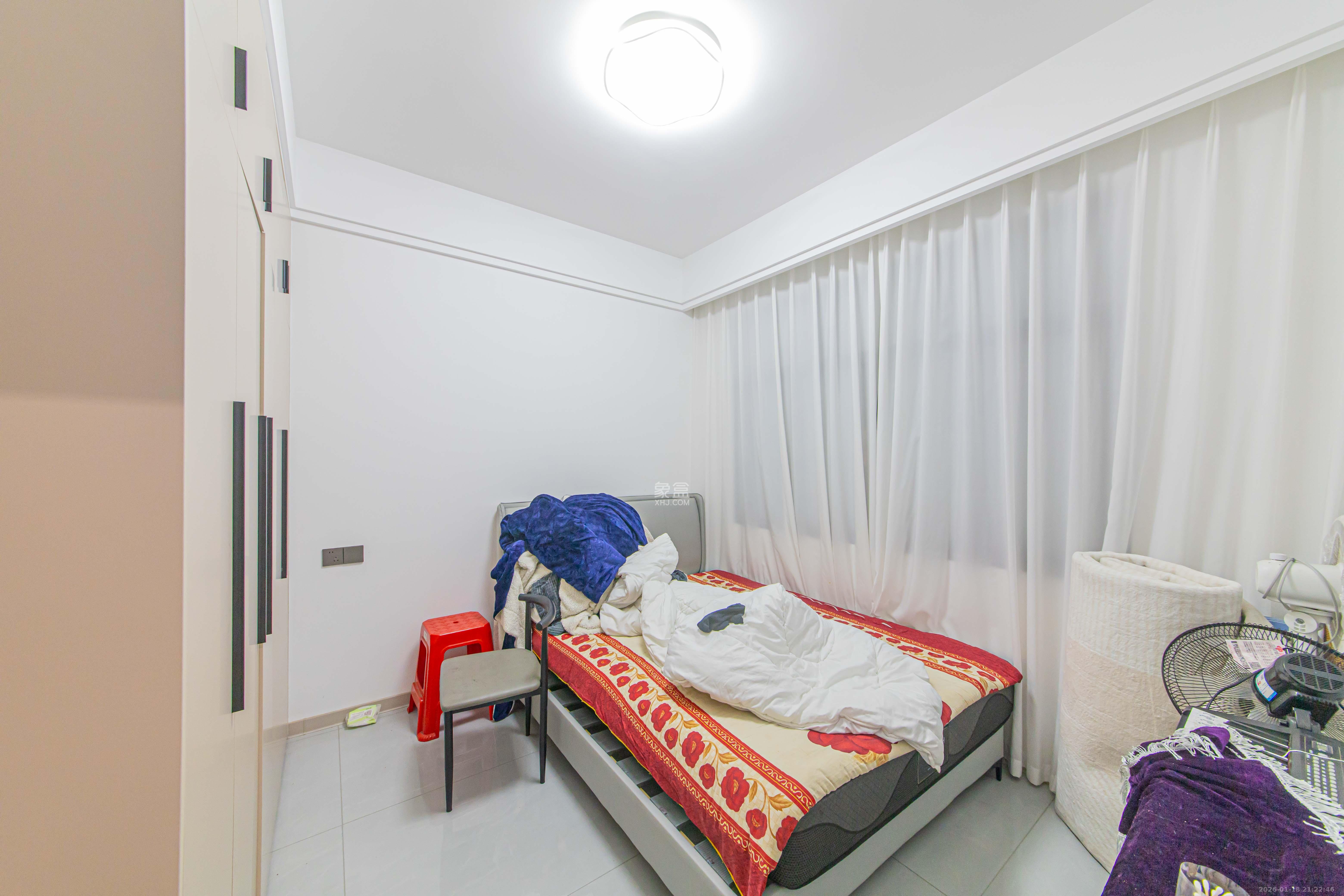 北辰中央公园辰玺洋房区  5室2厅2卫    230.0万卧室