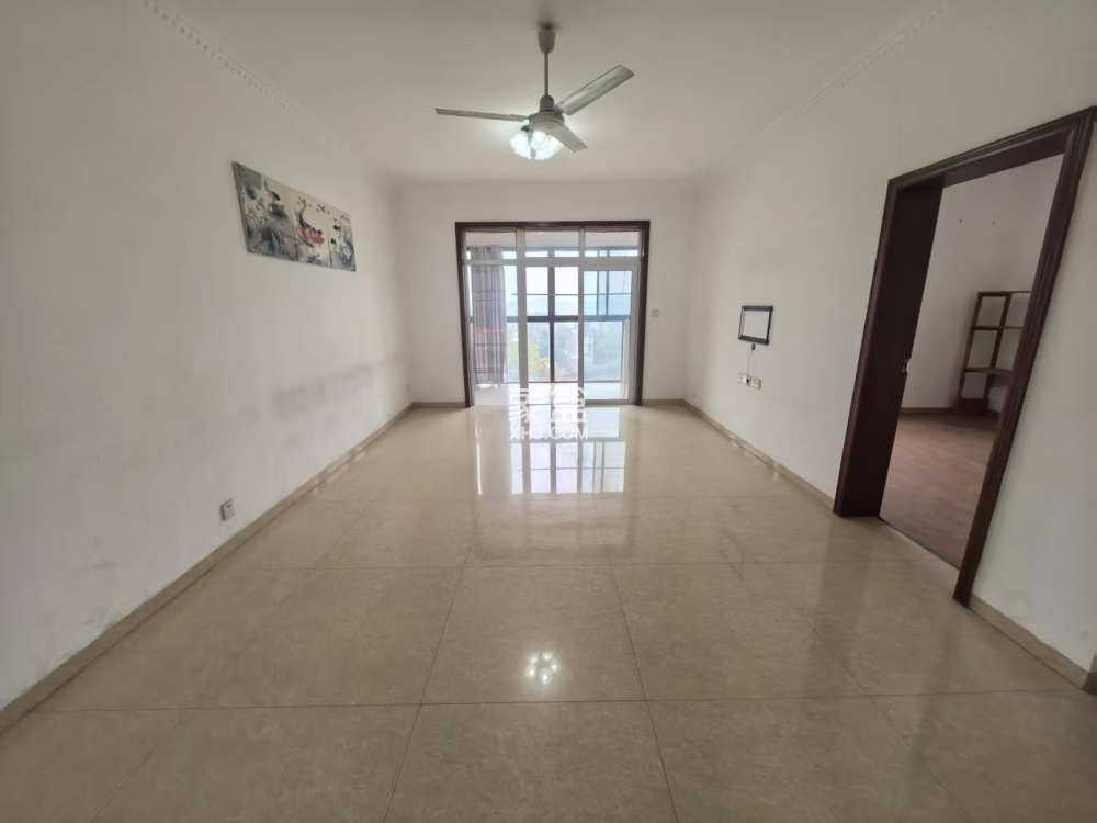 莱茵小镇  2室2厅1卫    26.0万