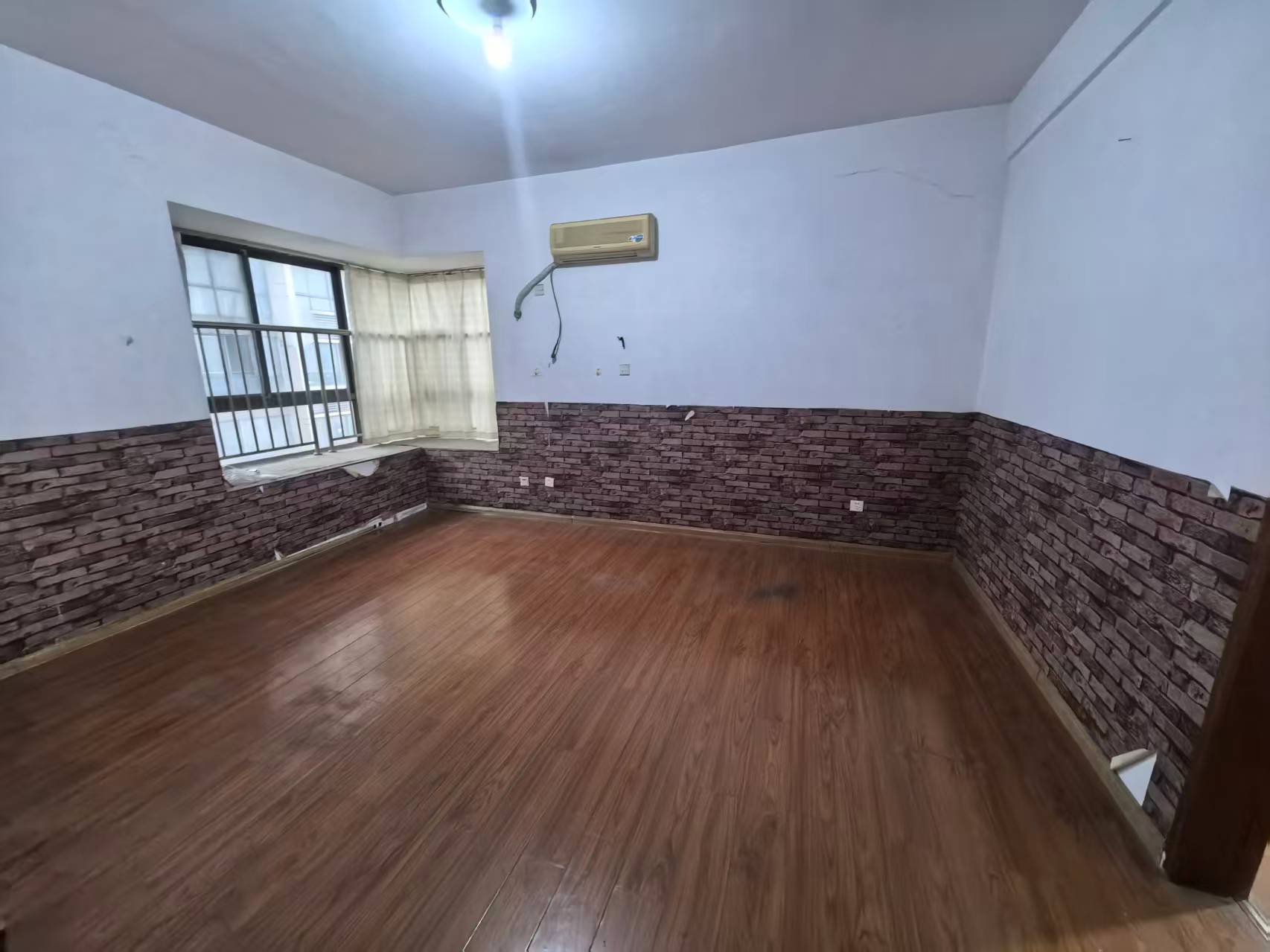 阳光新城 4室2厅2卫 49.8万 阳光新城 4室2厅2卫 49.8万室内图