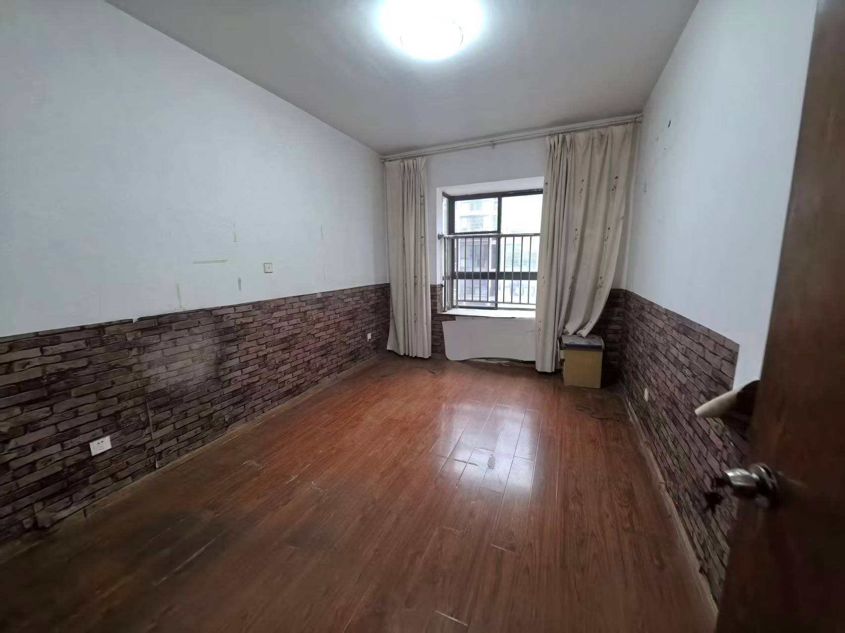 阳光新城 4室2厅2卫 49.8万 阳光新城 4室2厅2卫 49.8万室内图