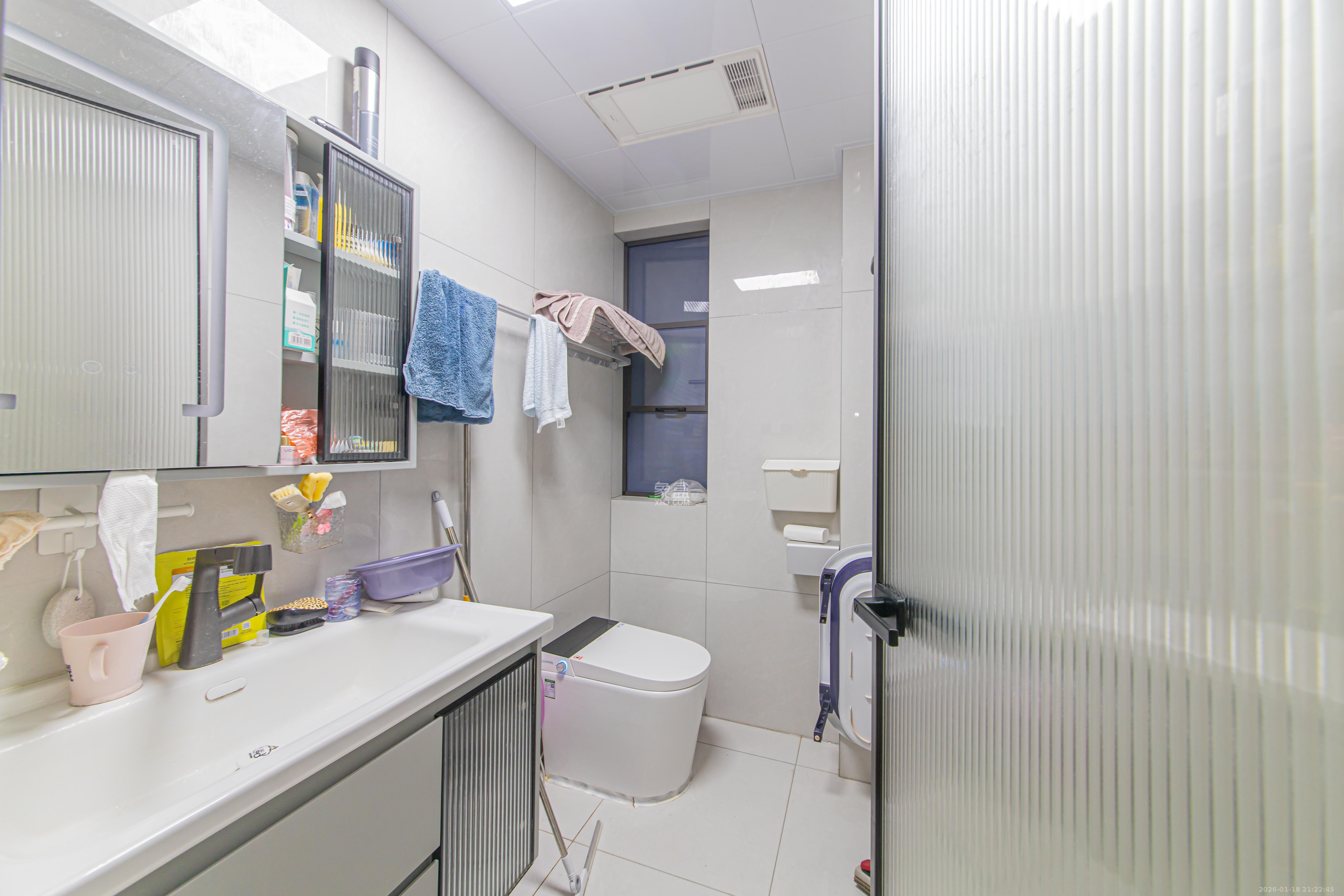 北辰中央公园辰玺洋房区 5室2厅2卫 230.0万 北辰中央公园辰玺洋房区 5室2厅2卫 230.0万卫生间