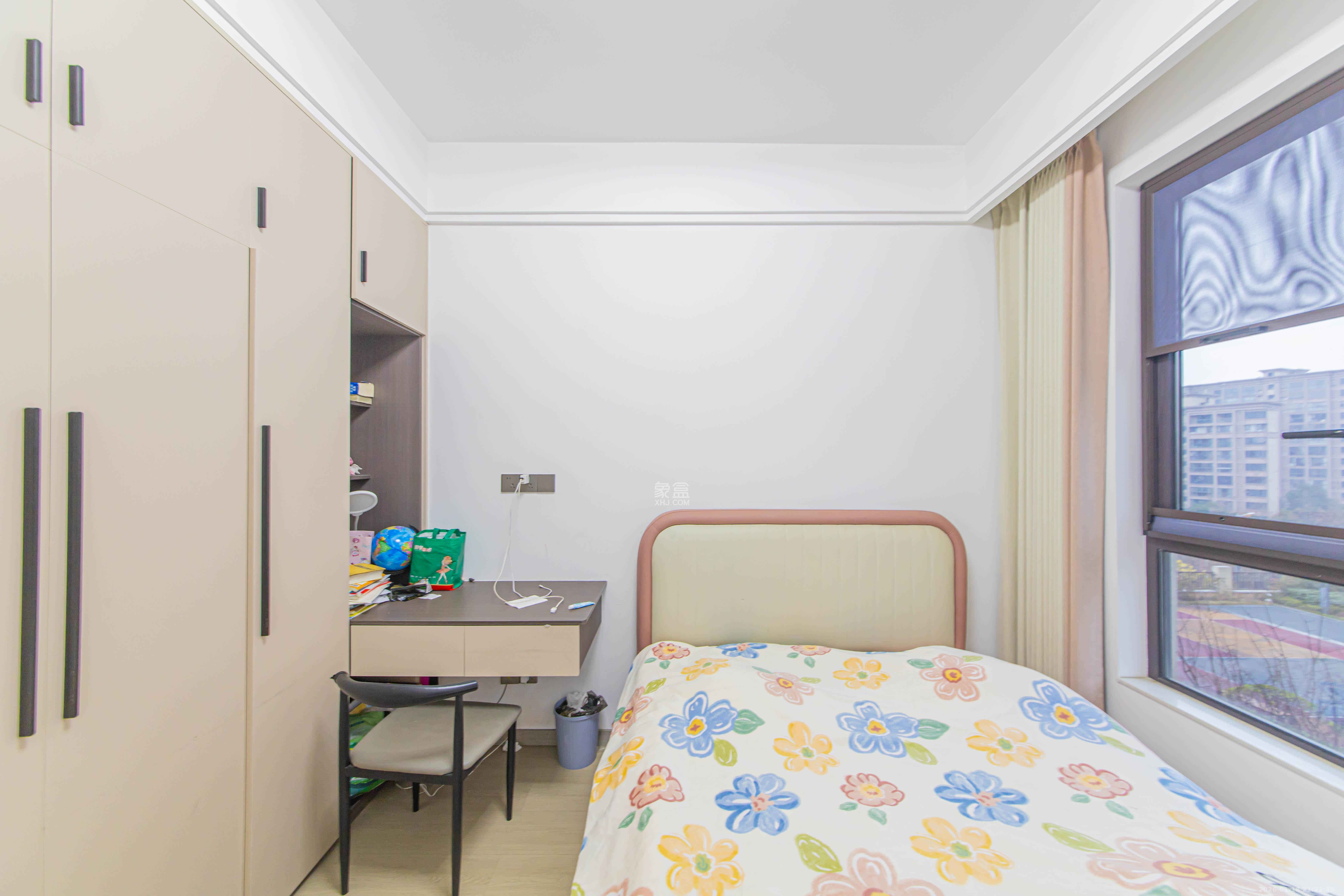 北辰中央公园辰玺洋房区  5室2厅2卫    230.0万卧室