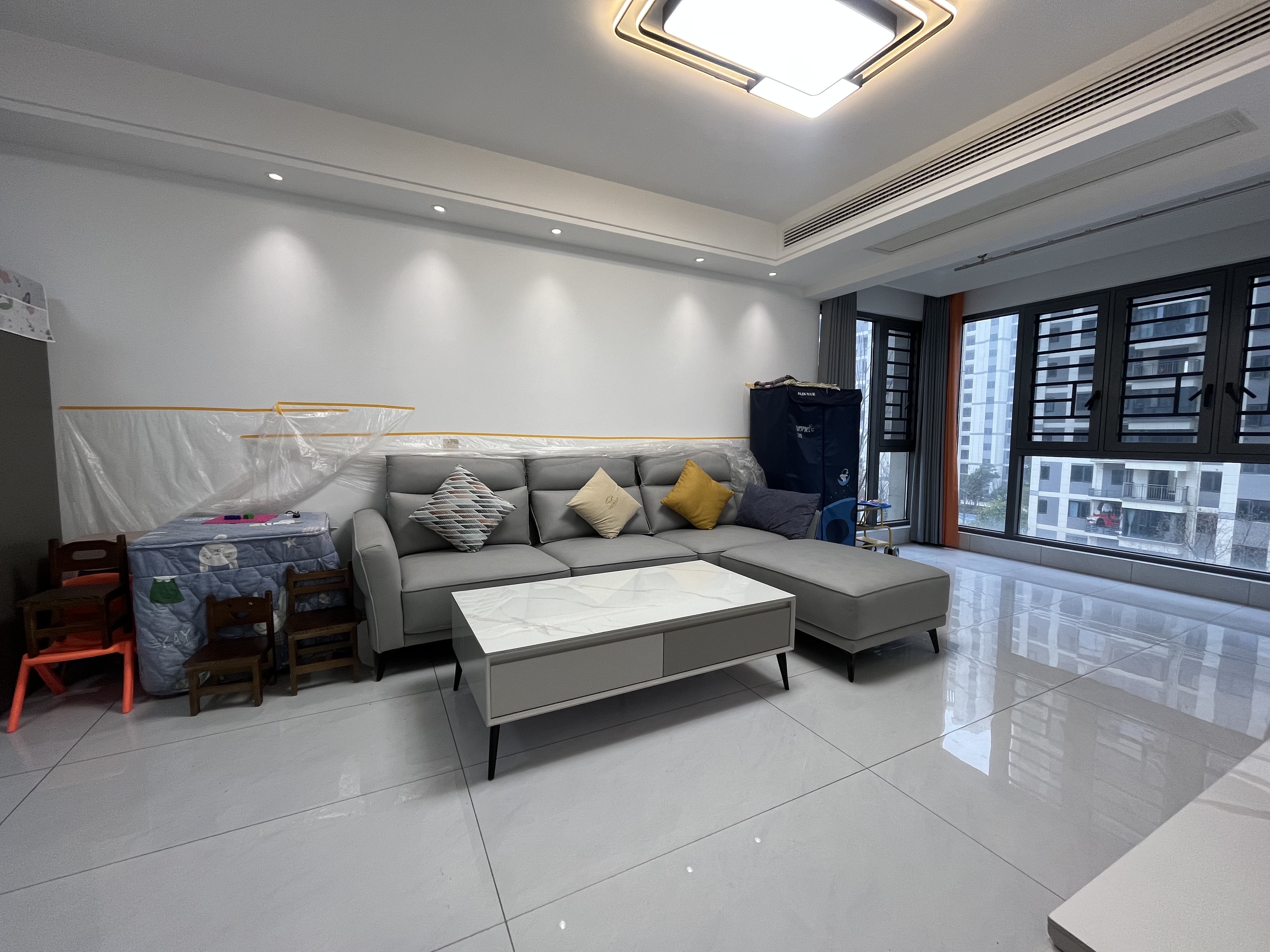 保利时光印象  3室2厅2卫    69.0万