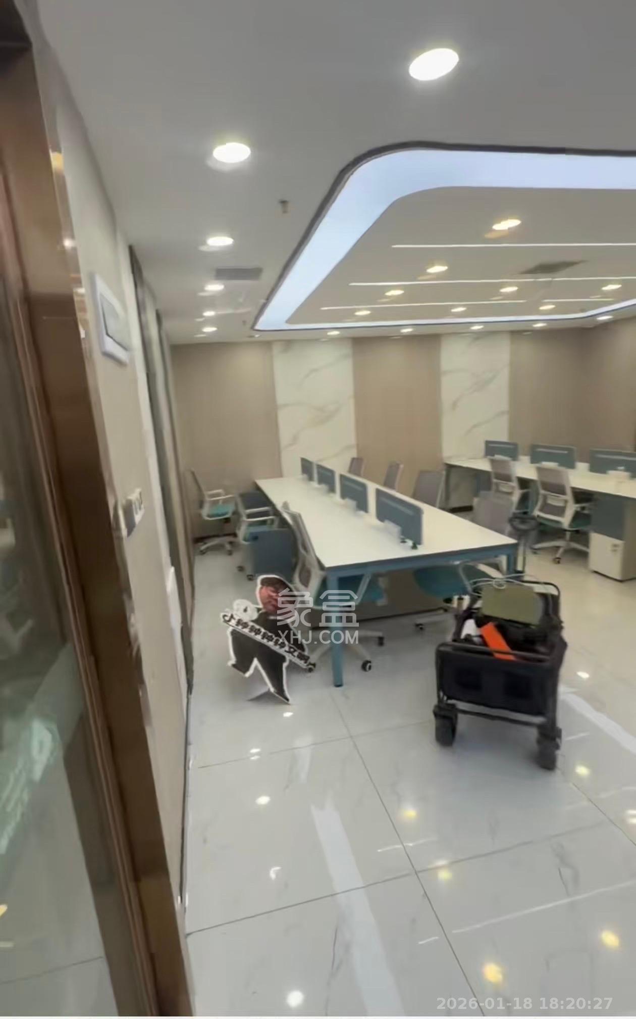 万达广场   128.37㎡      4800.0元/月室内图