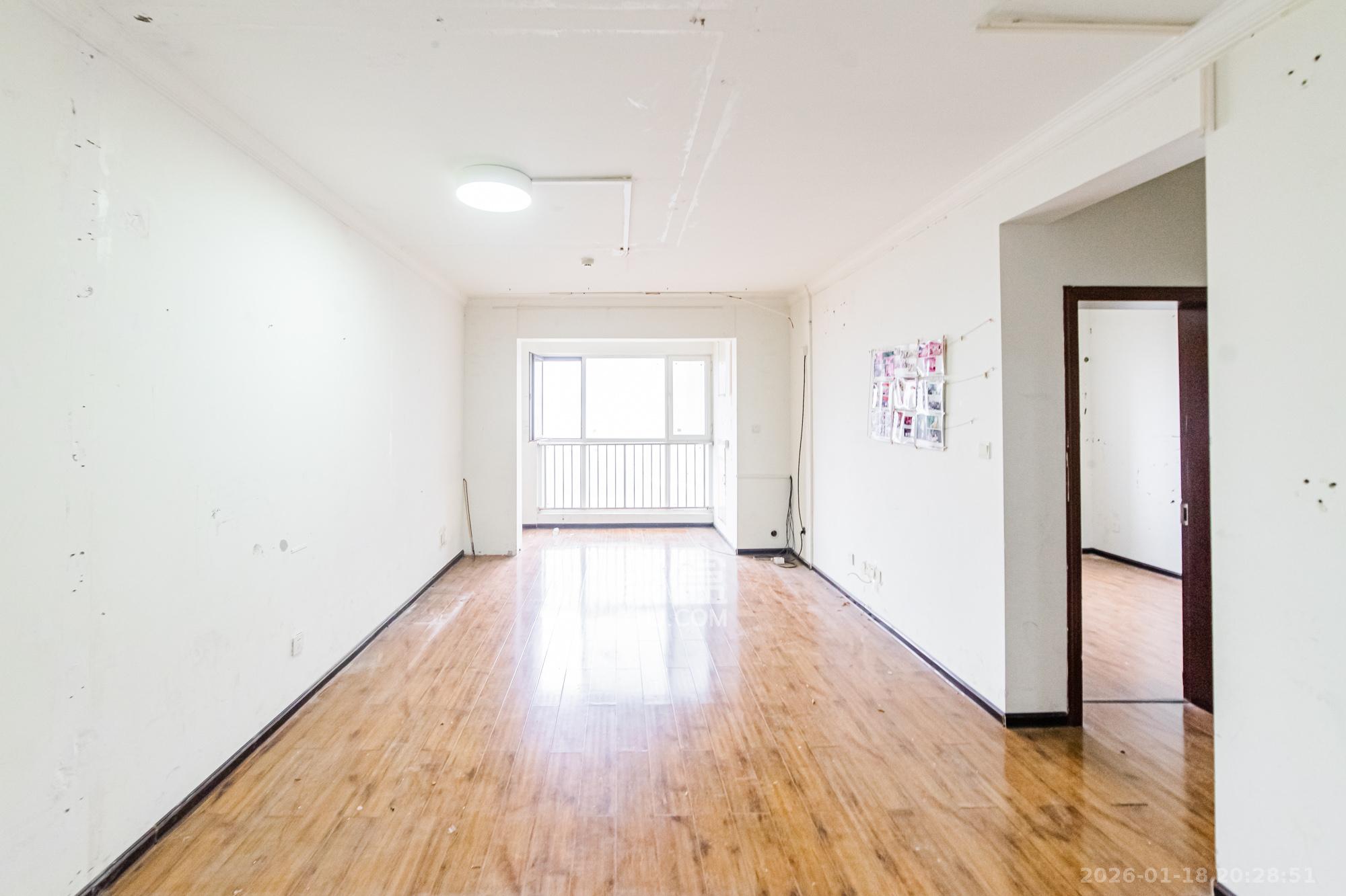 北辰三角洲E6区  3室2厅2卫    145.0万