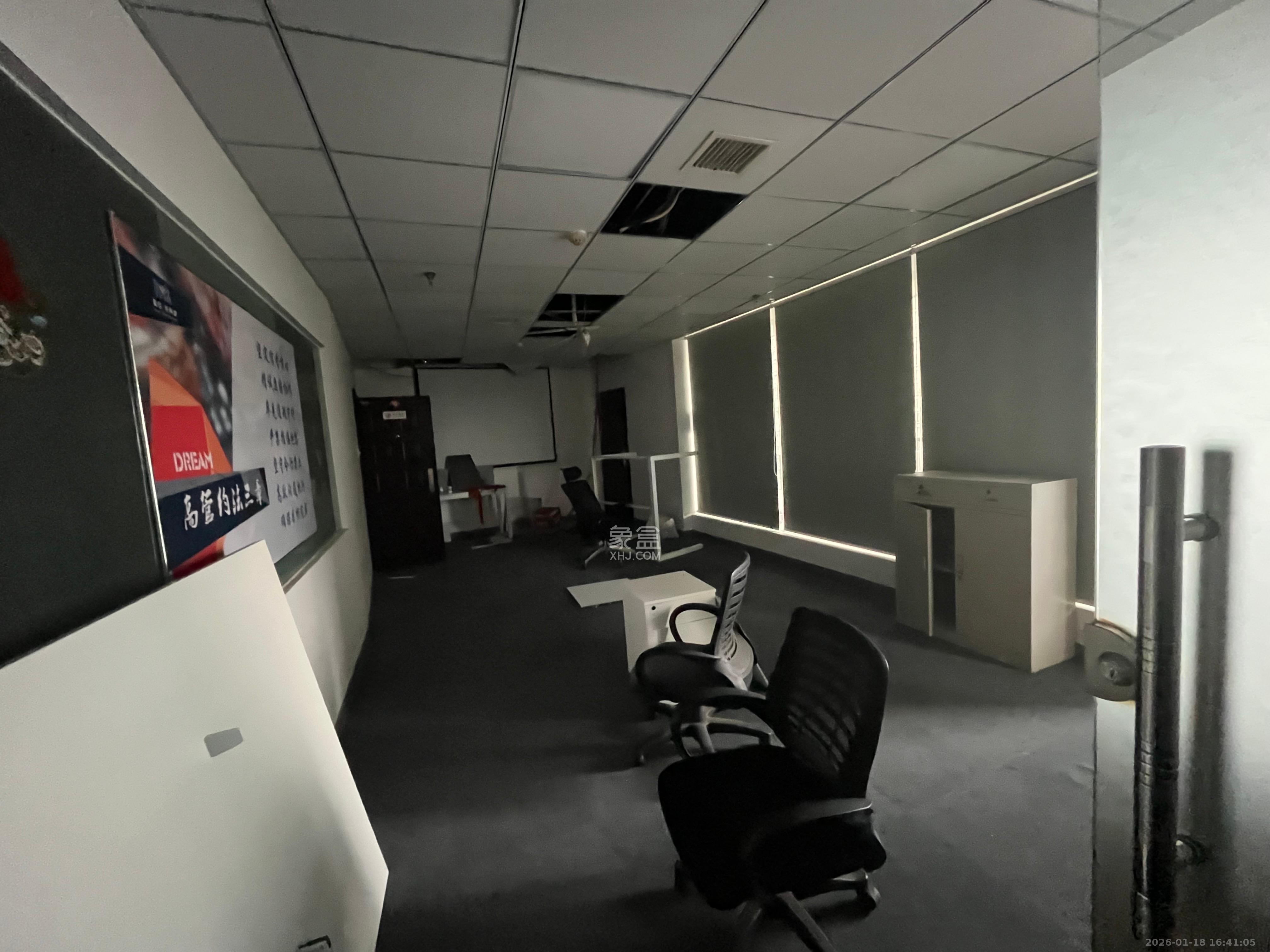 新世纪大厦   640.0㎡      23500.0元/月室内图