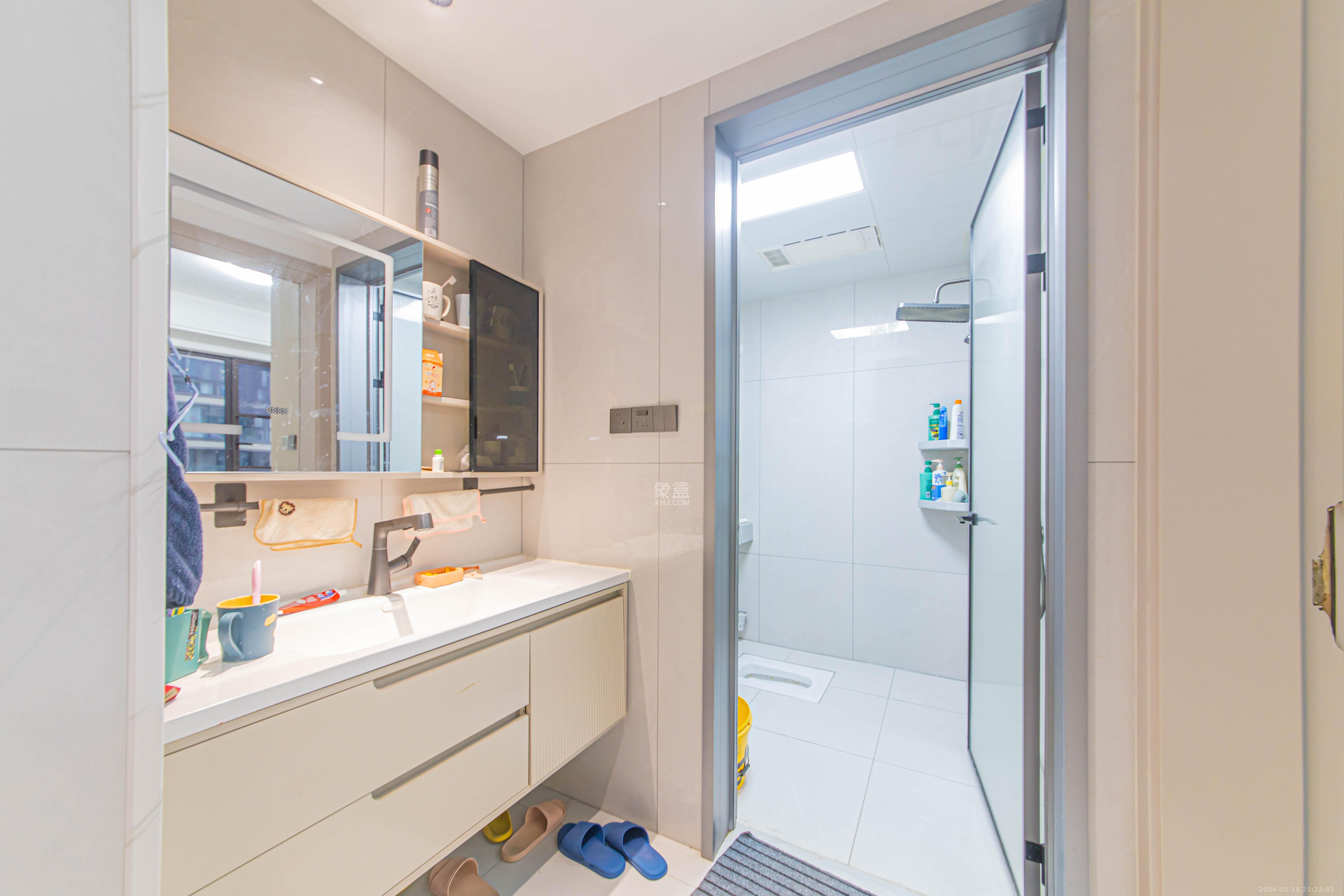 北辰中央公园辰玺洋房区 5室2厅2卫 230.0万 北辰中央公园辰玺洋房区 5室2厅2卫 230.0万卫生间