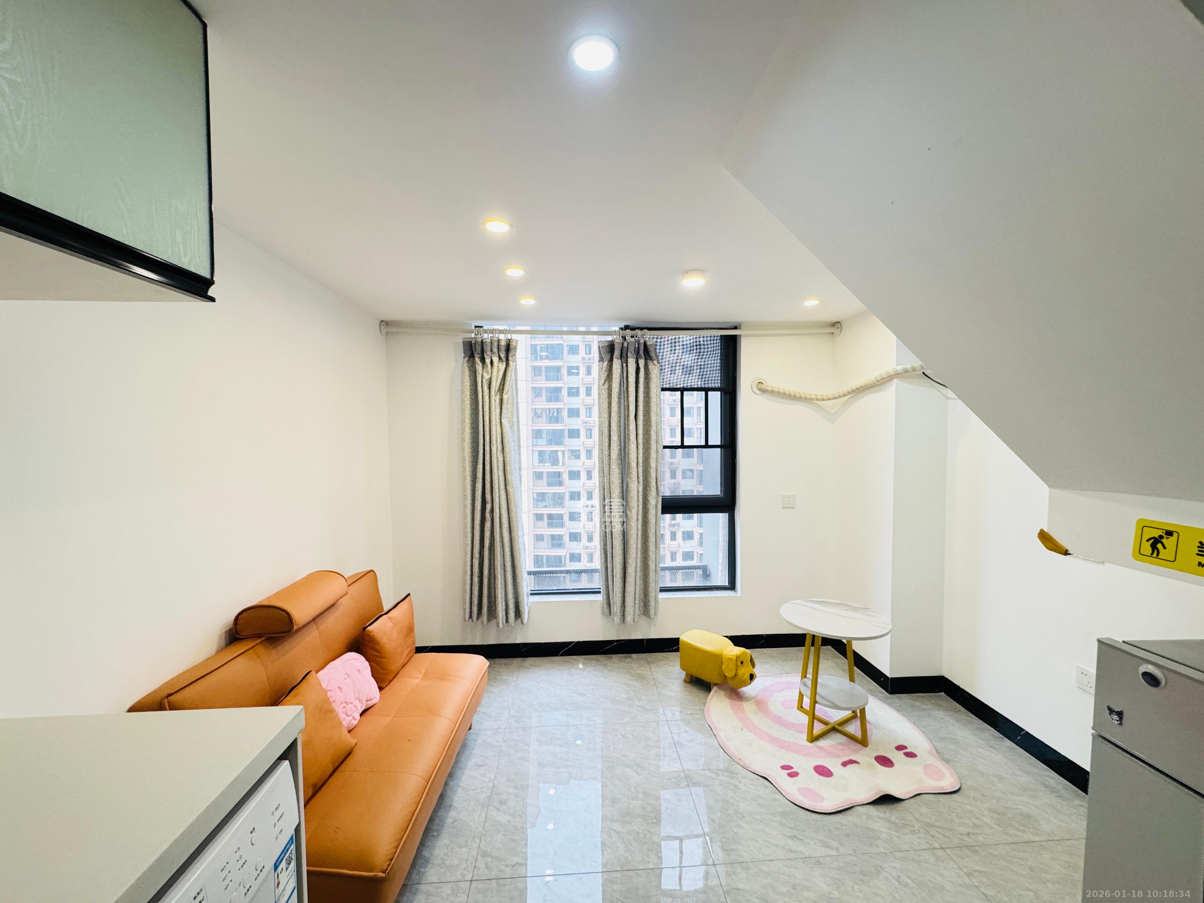 力高凤凰新天  1室0厅0卫    1700.0元/月