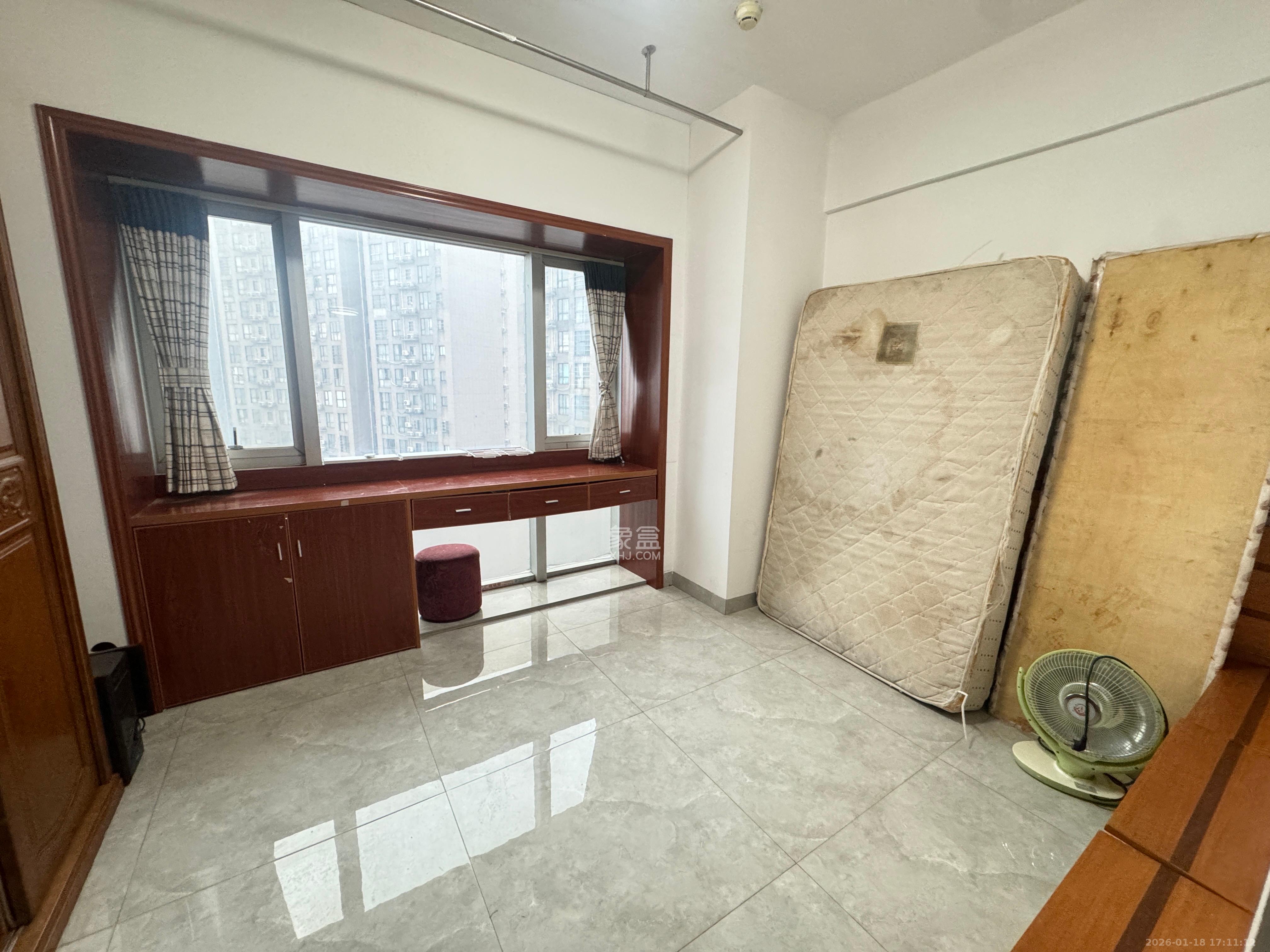 南庭城果   47.0㎡      1300.0元/月室内图