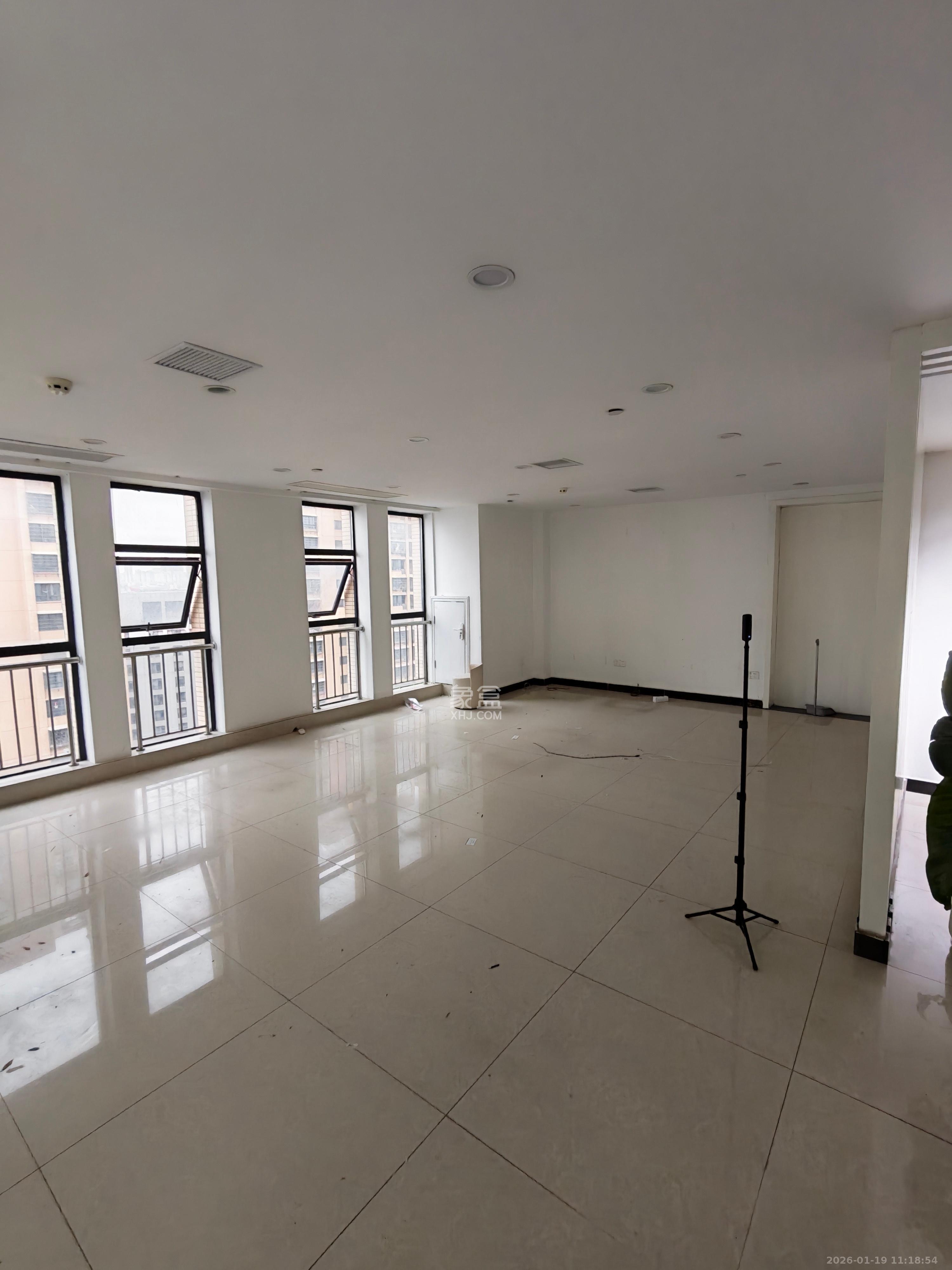 新世界广场   100.0㎡      4000.0元/月室内图