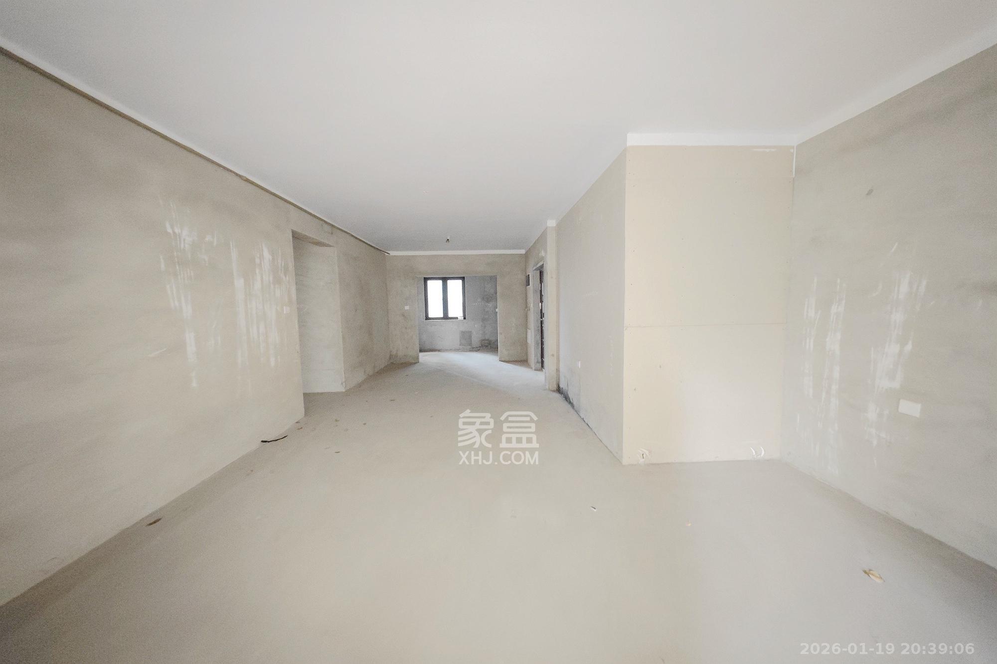 保利大都汇一期、二期  4室2厅2卫    159.8万