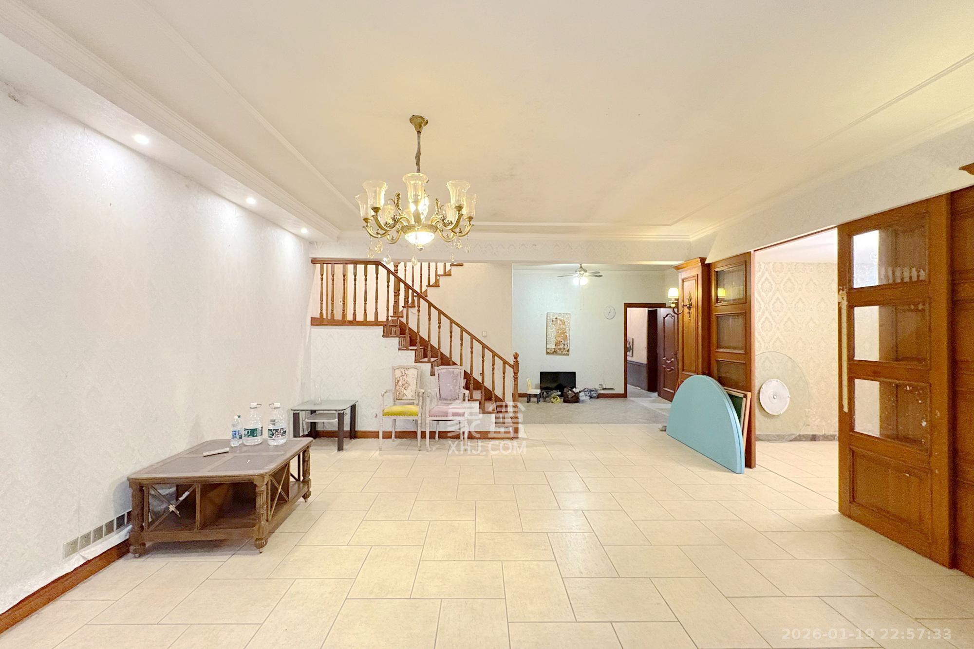 梦泽园  10室3厅3卫    900.0万