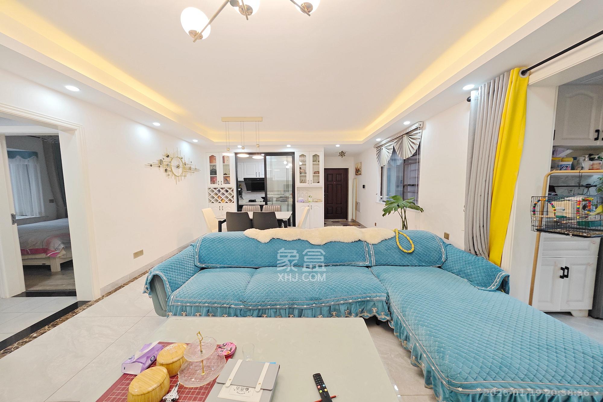 保利大都汇一期、二期  3室2厅2卫    135.0万