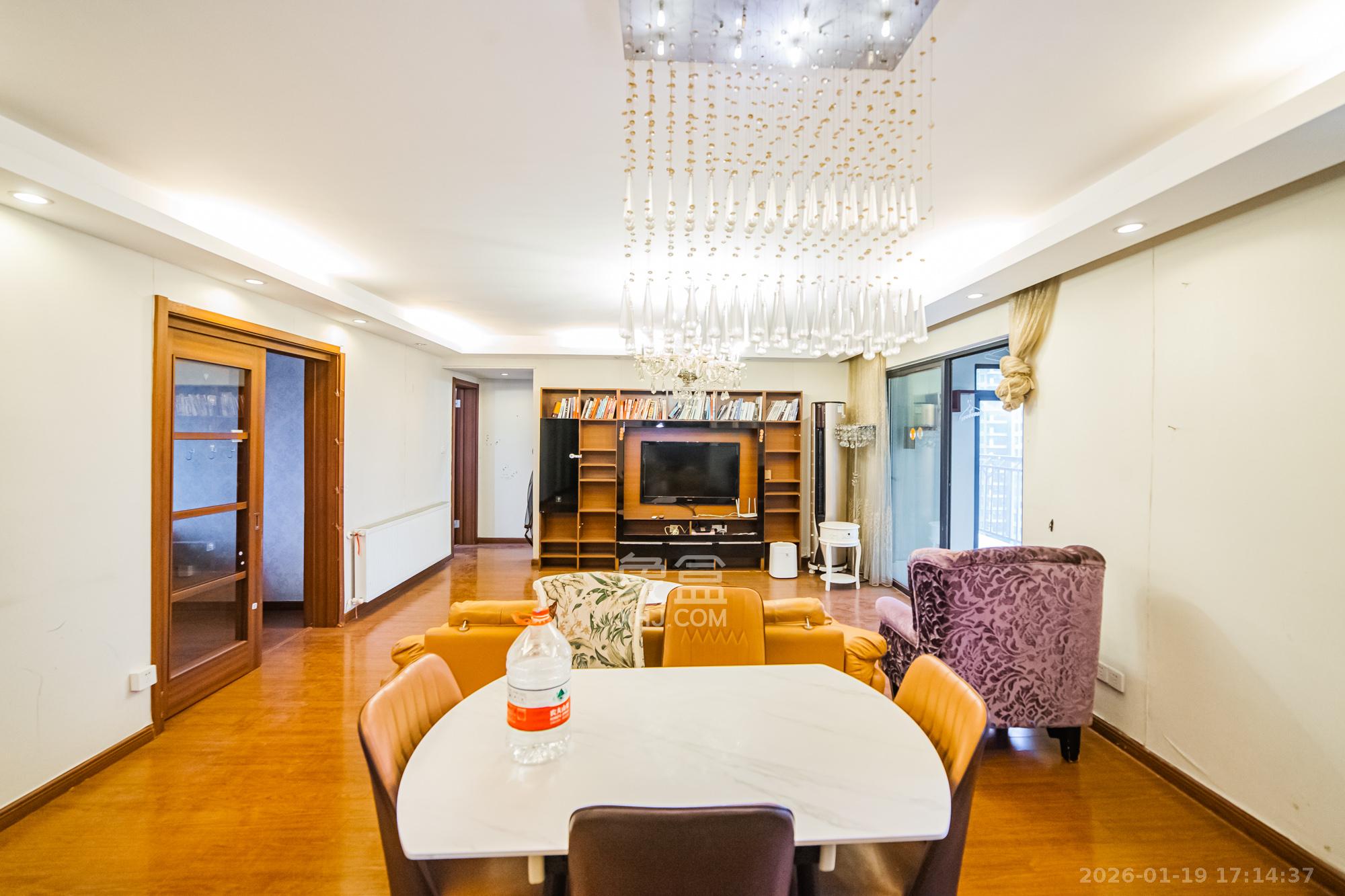 万科城  4室2厅2卫    100.0万