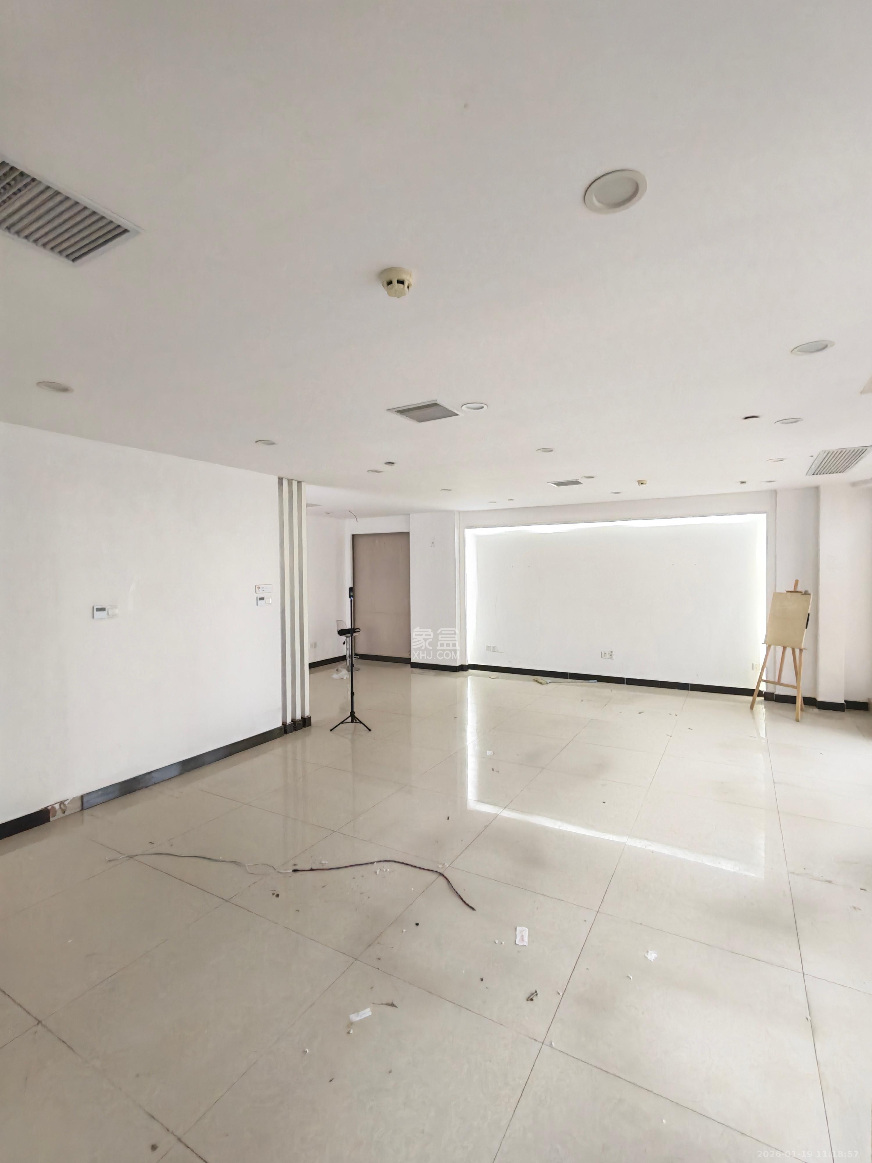 新世界广场   100.0㎡      4000.0元/月室内图