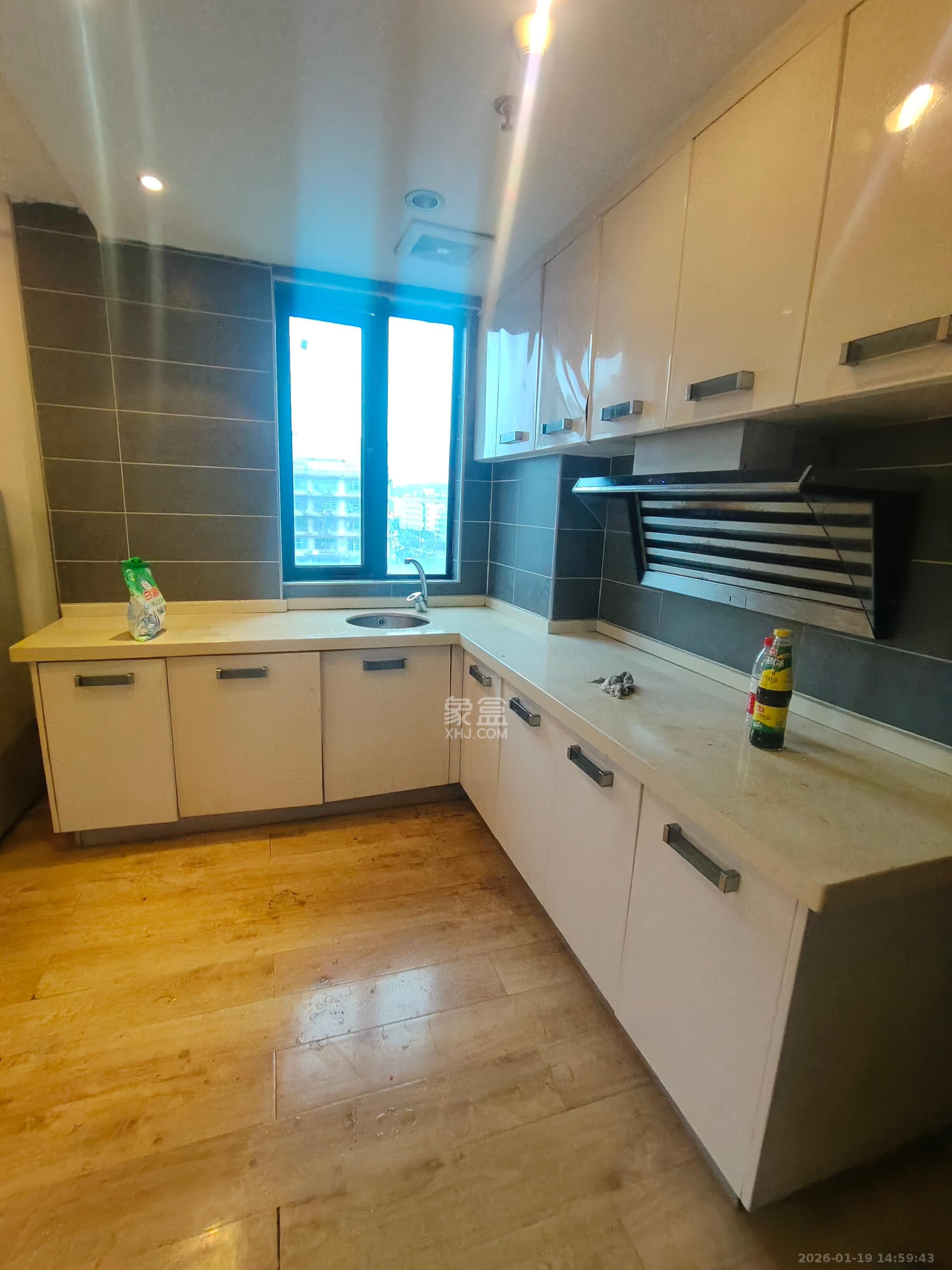 南枫时光  1室1厅1卫    1600.0元/月