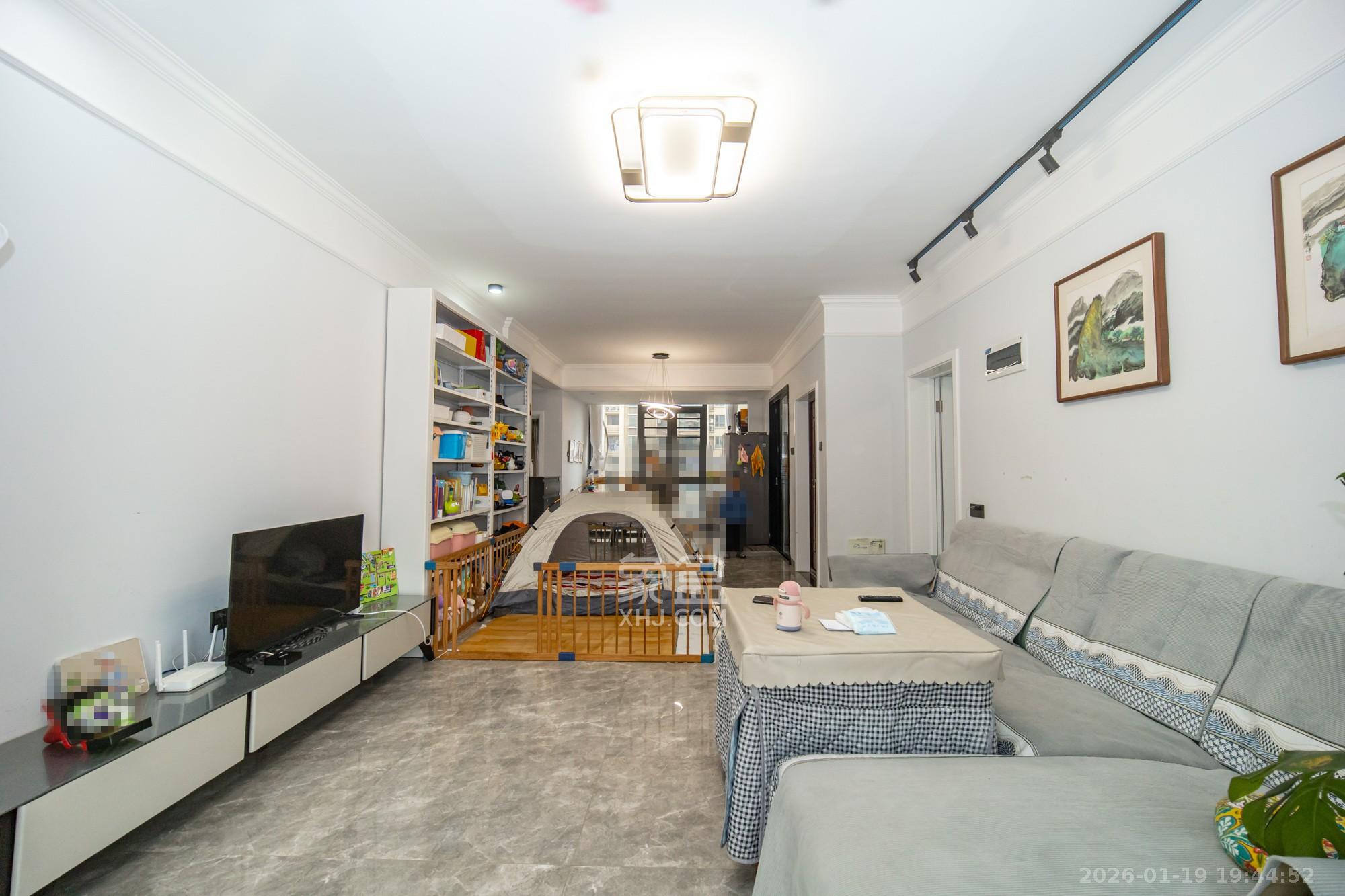 艺源颂雅小区（719街区）  4室2厅2卫    79.9万