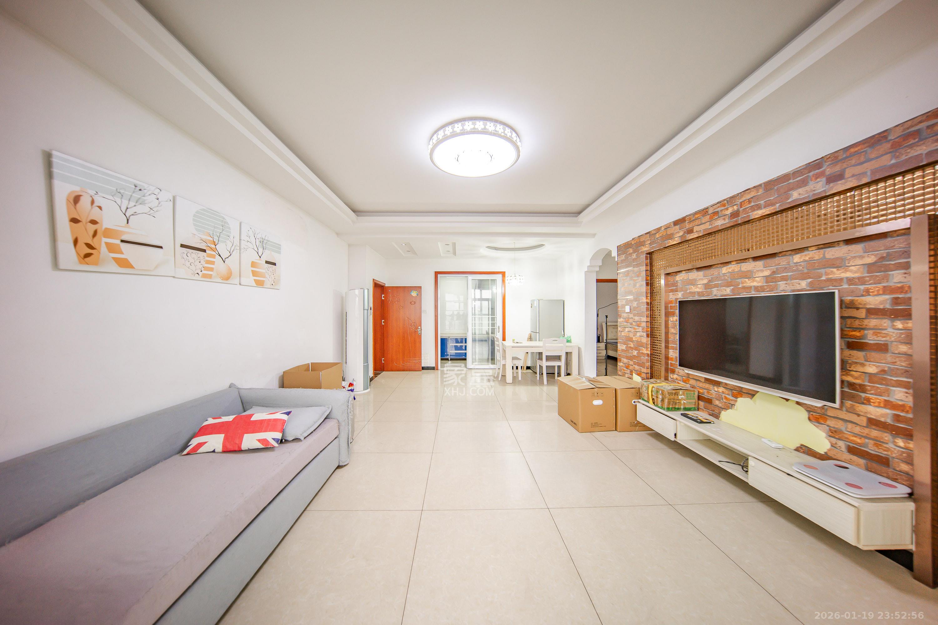 阳光100三期  2室2厅1卫    82.0万