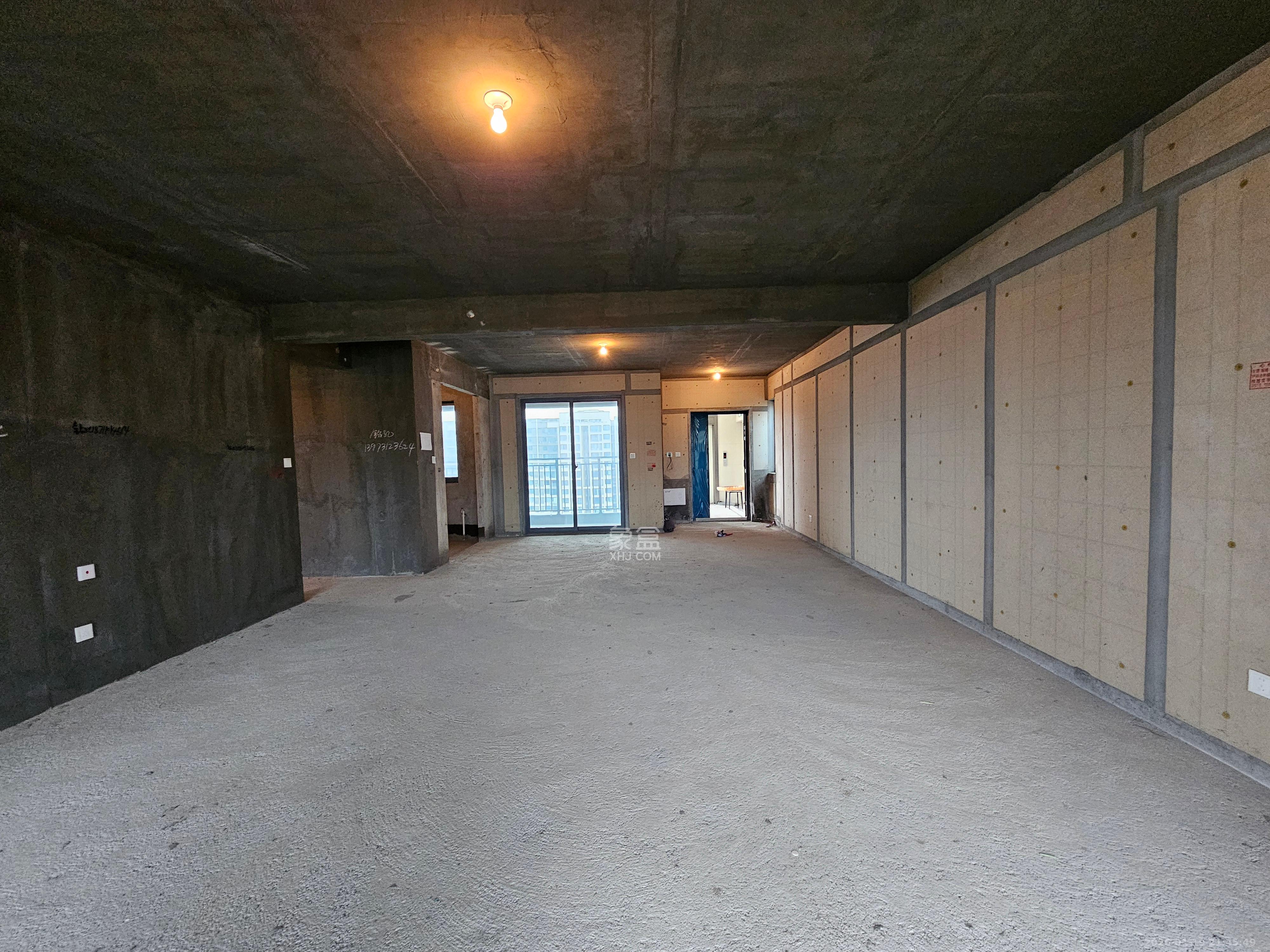 长房东旭国际  4室2厅2卫    195.0万